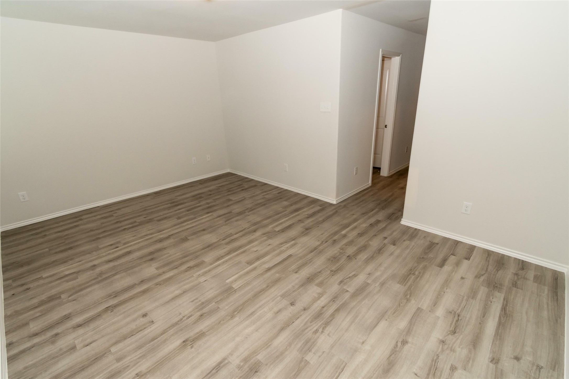 17014 Hailey Harbor Drive Property Photo 7