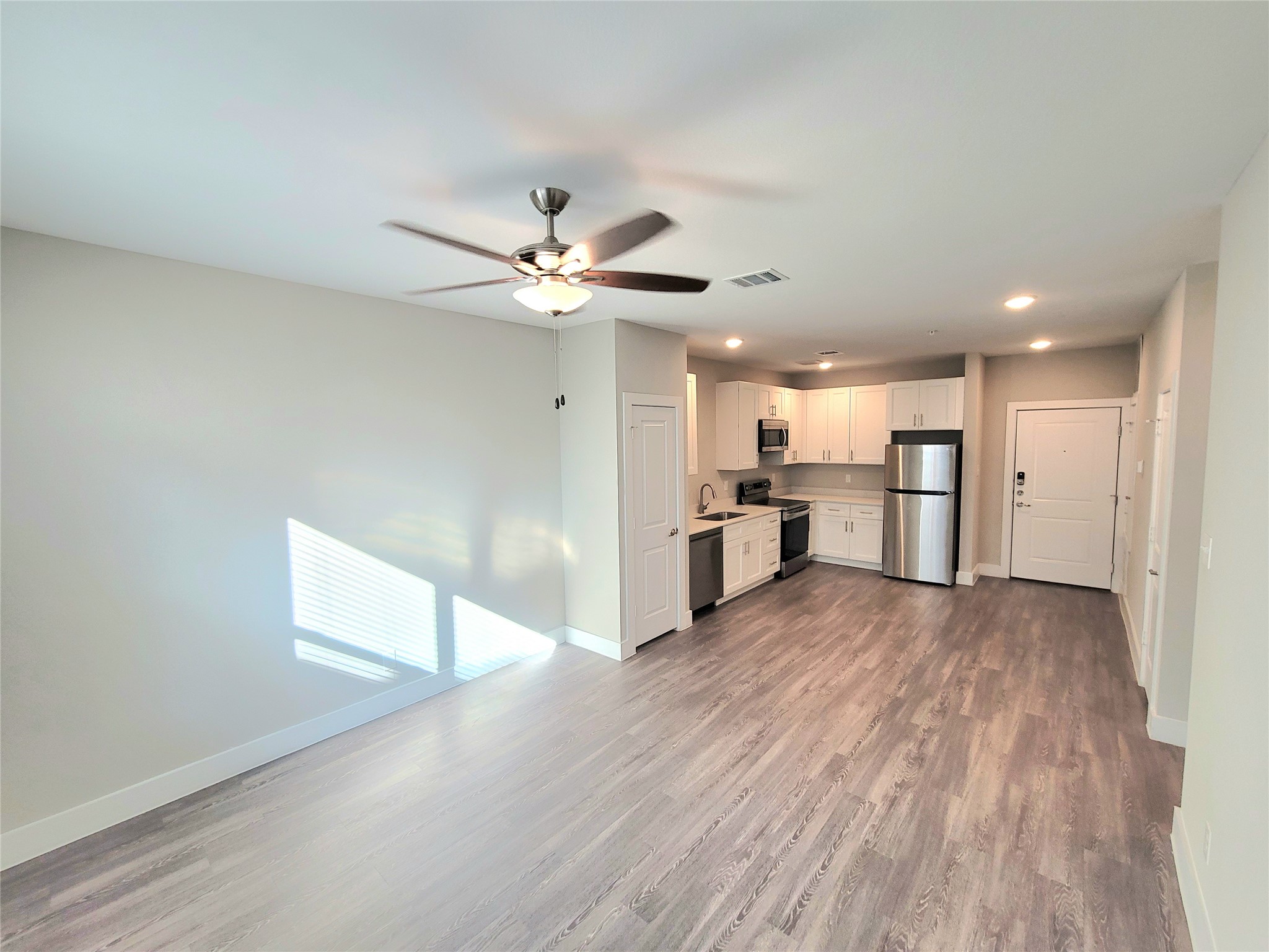 1720 Crestdale Drive 2207 Property Photo 5