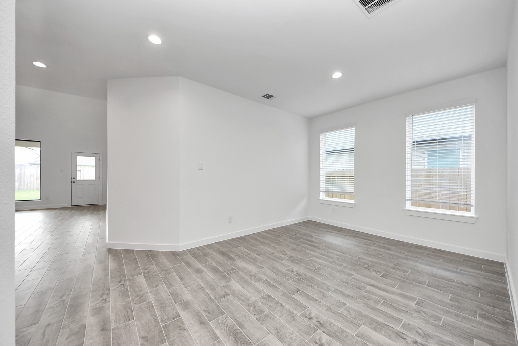 11119 Rose River Drive Property Photo 14
