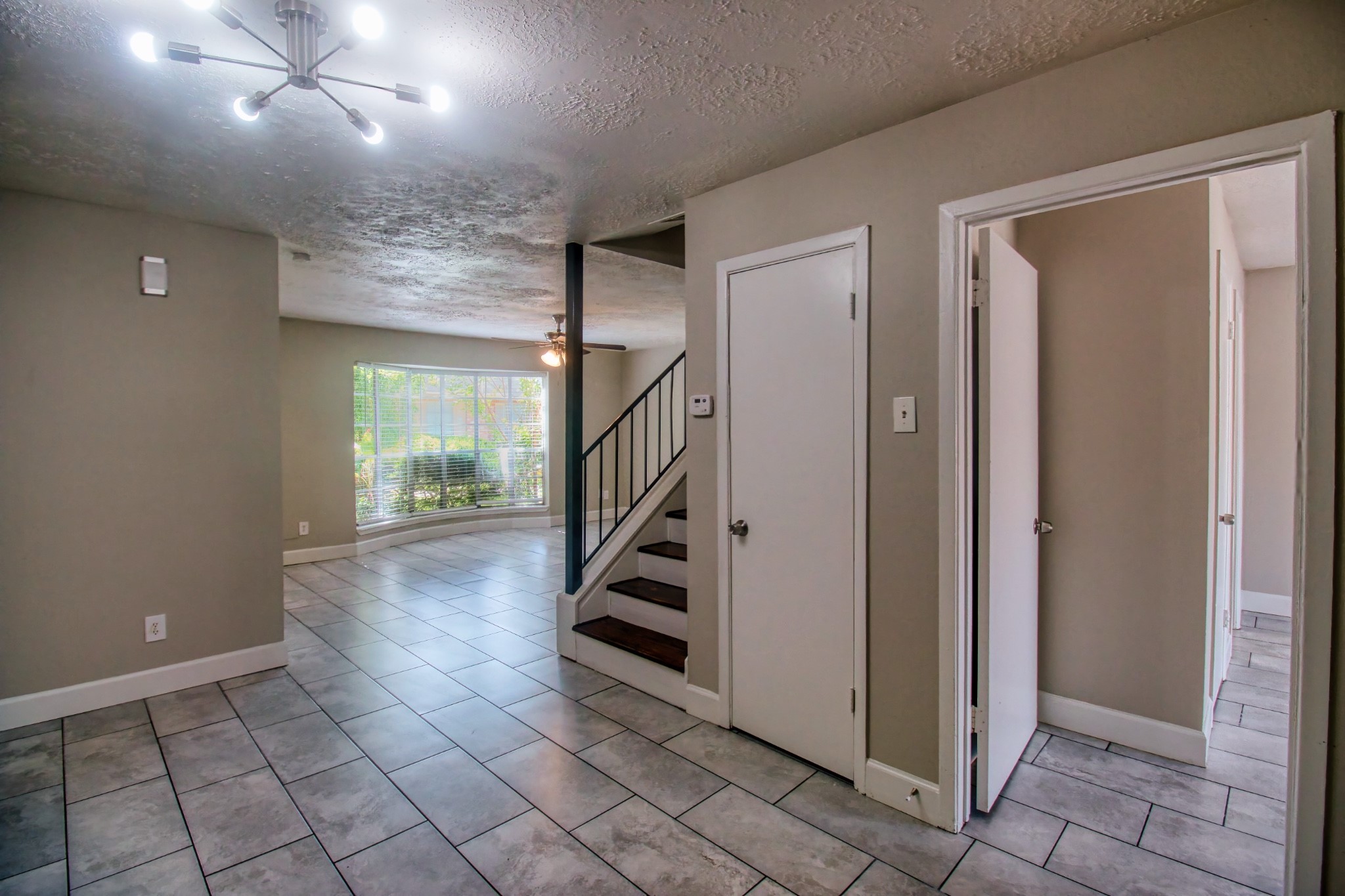 6393 S Briar Bayou Drive Property Photo 2