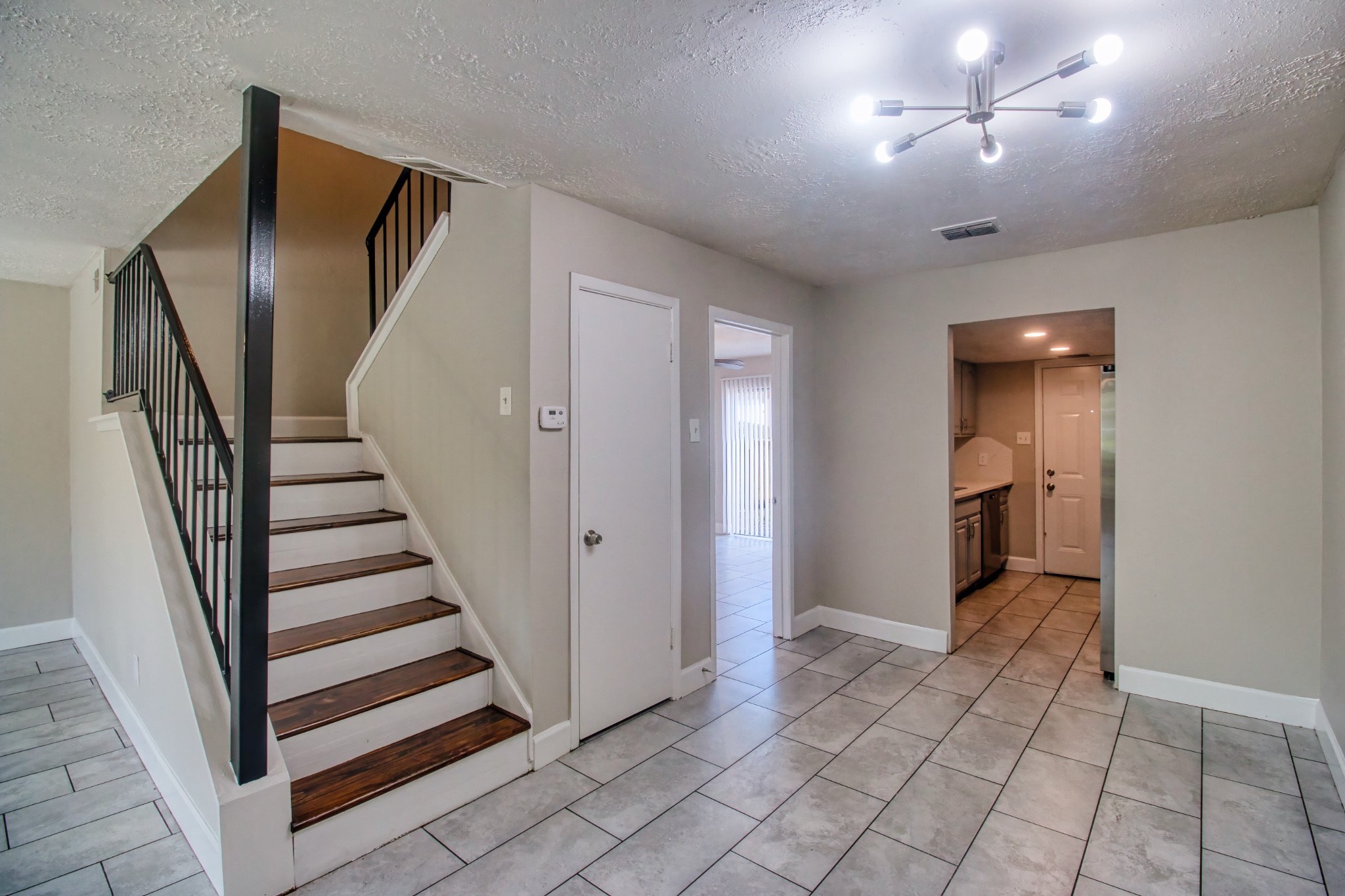 6393 S Briar Bayou Drive Property Photo 8