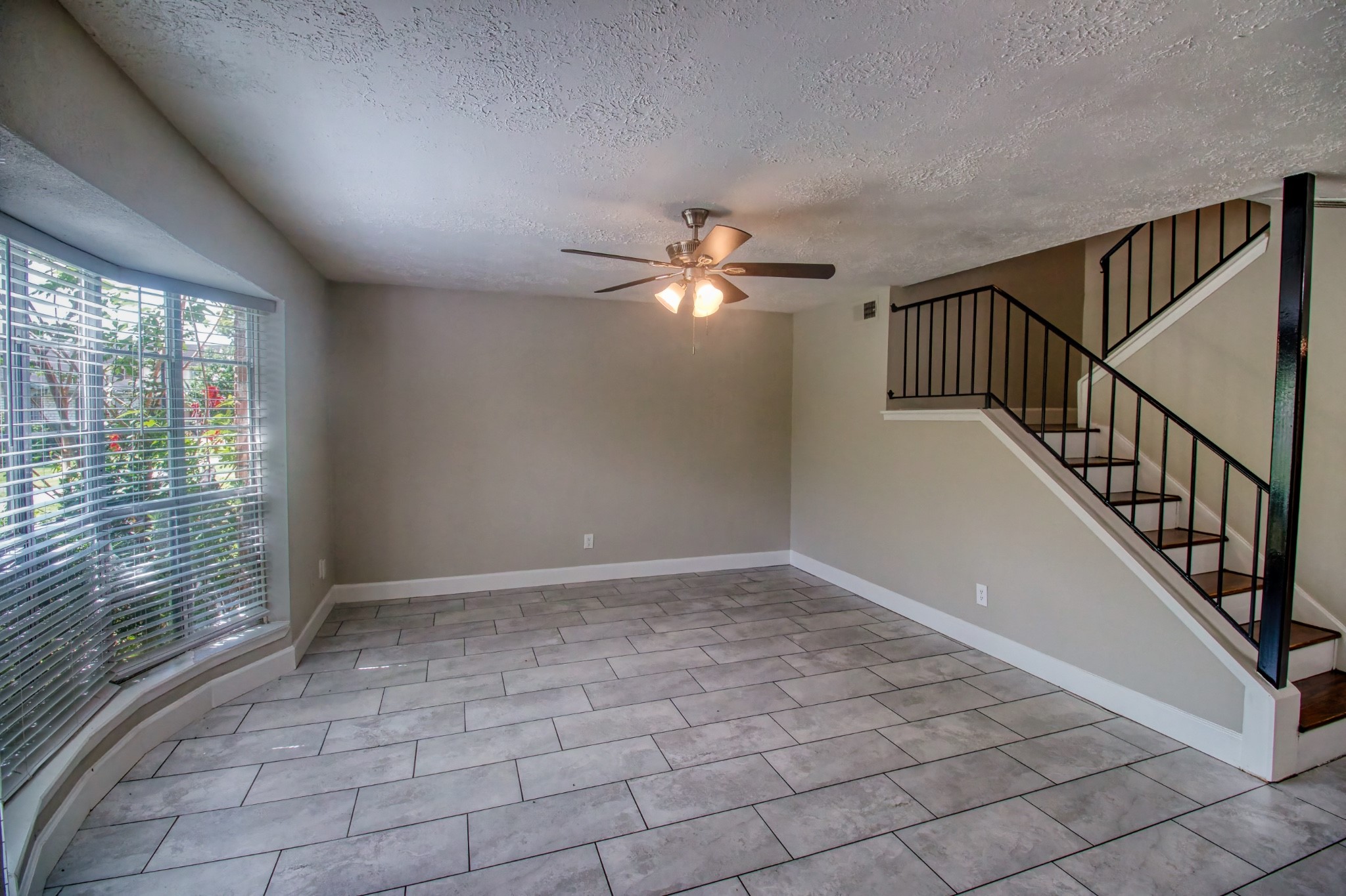 6393 S Briar Bayou Drive Property Photo 9
