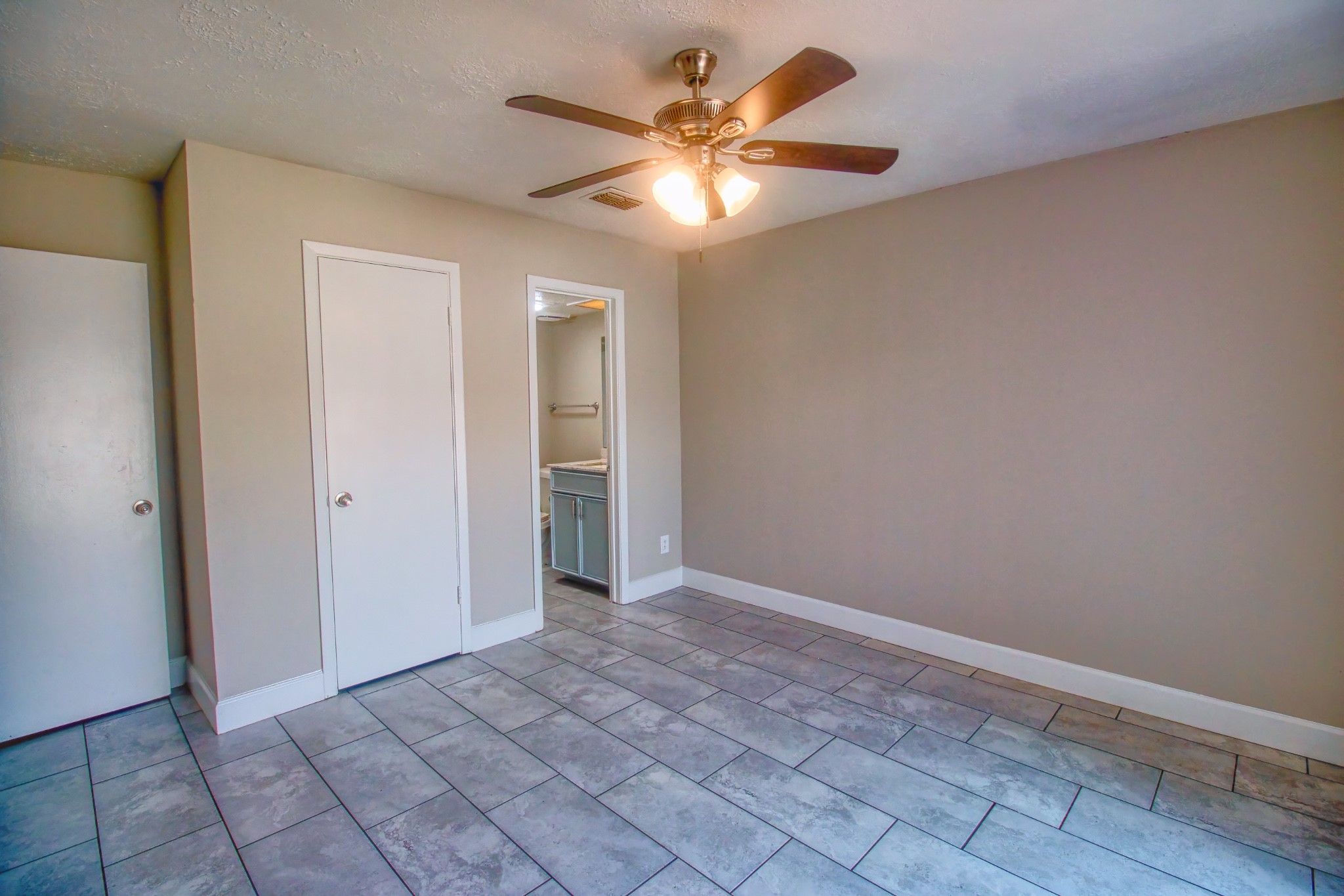 6393 S Briar Bayou Drive Property Photo 16