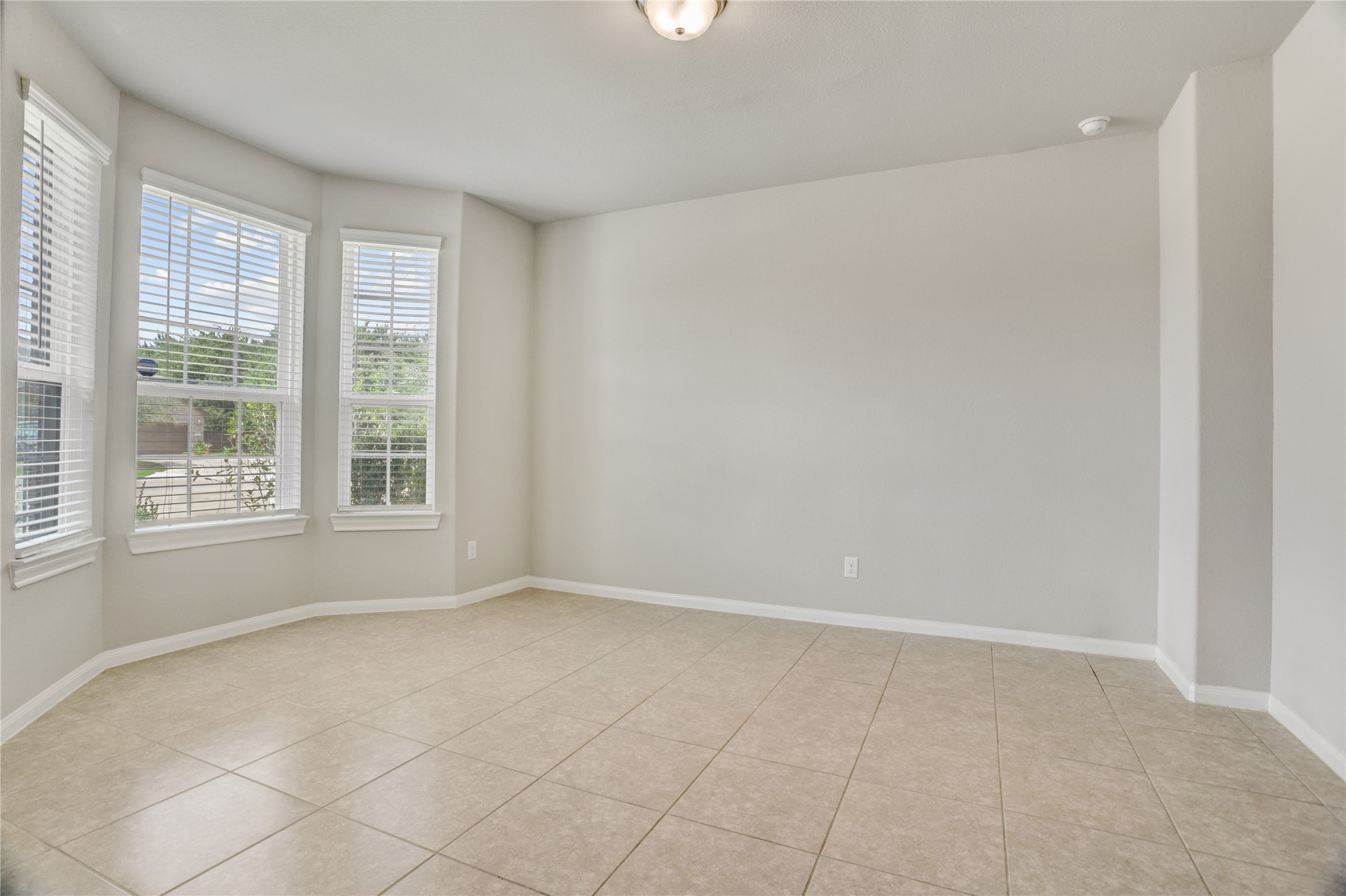 1769 Hickory Place Property Photo 5