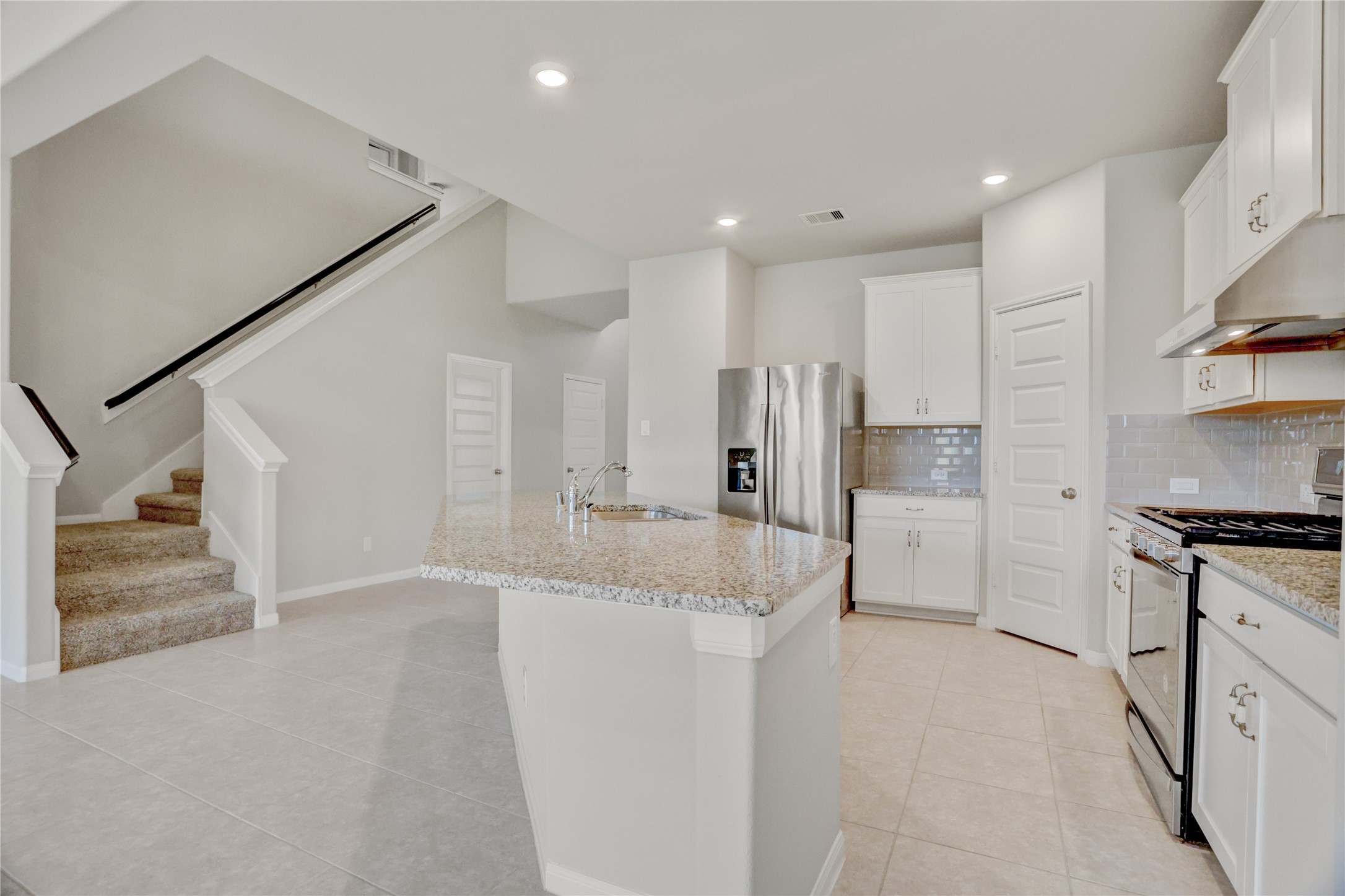 1769 Hickory Place Property Photo 7