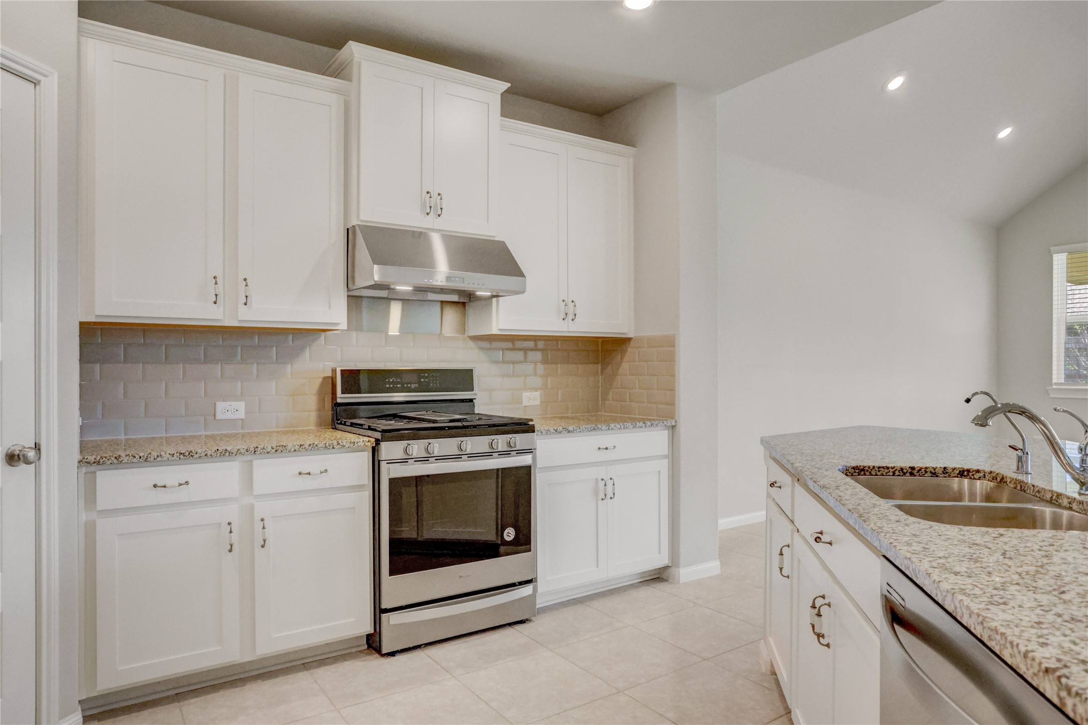 1769 Hickory Place Property Photo 8