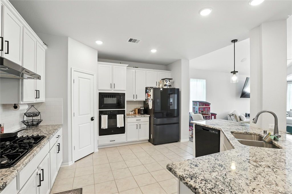 8603 Herring Lane Property Photo 4