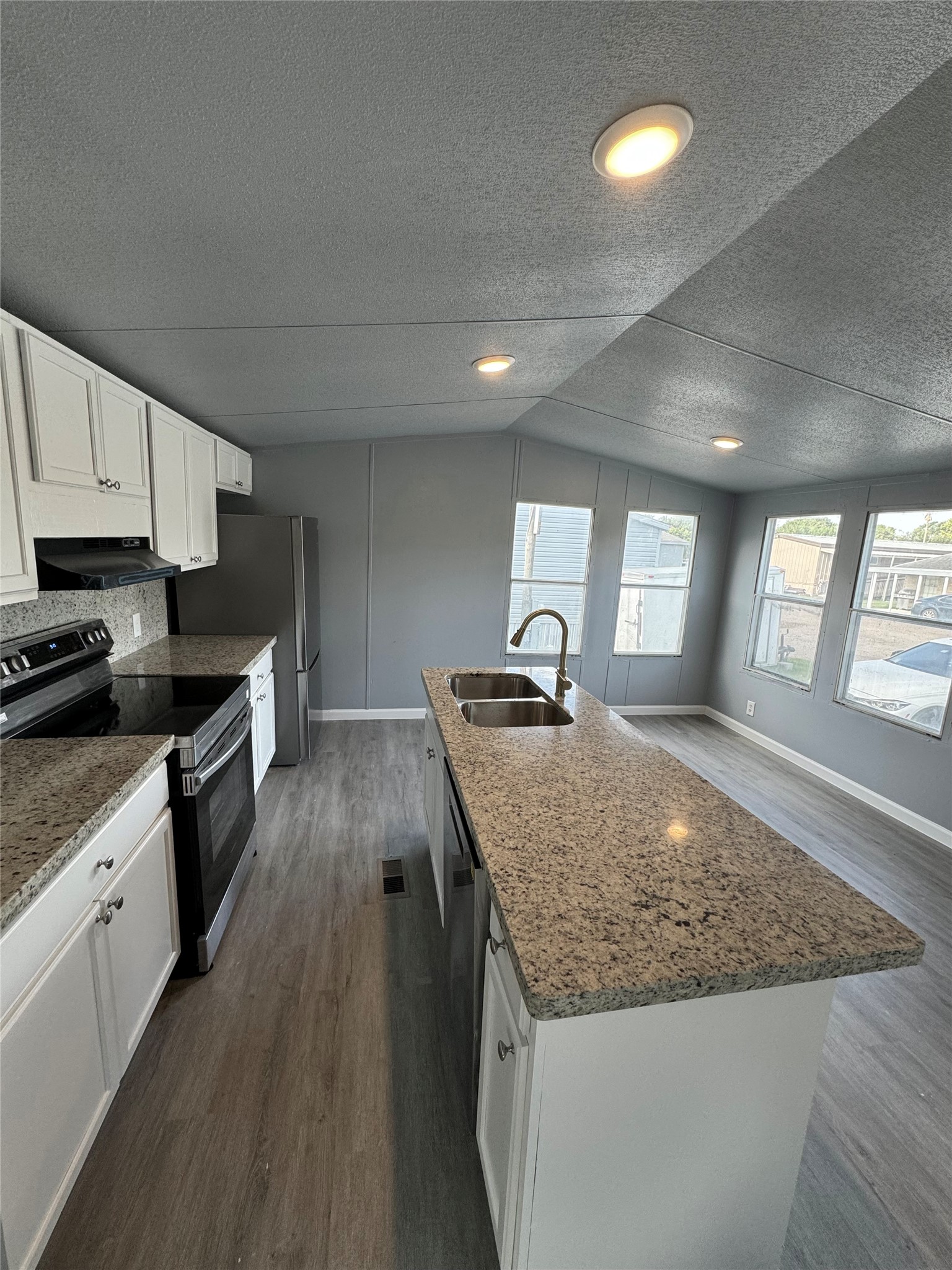 9017 Taub Road I Property Photo 8