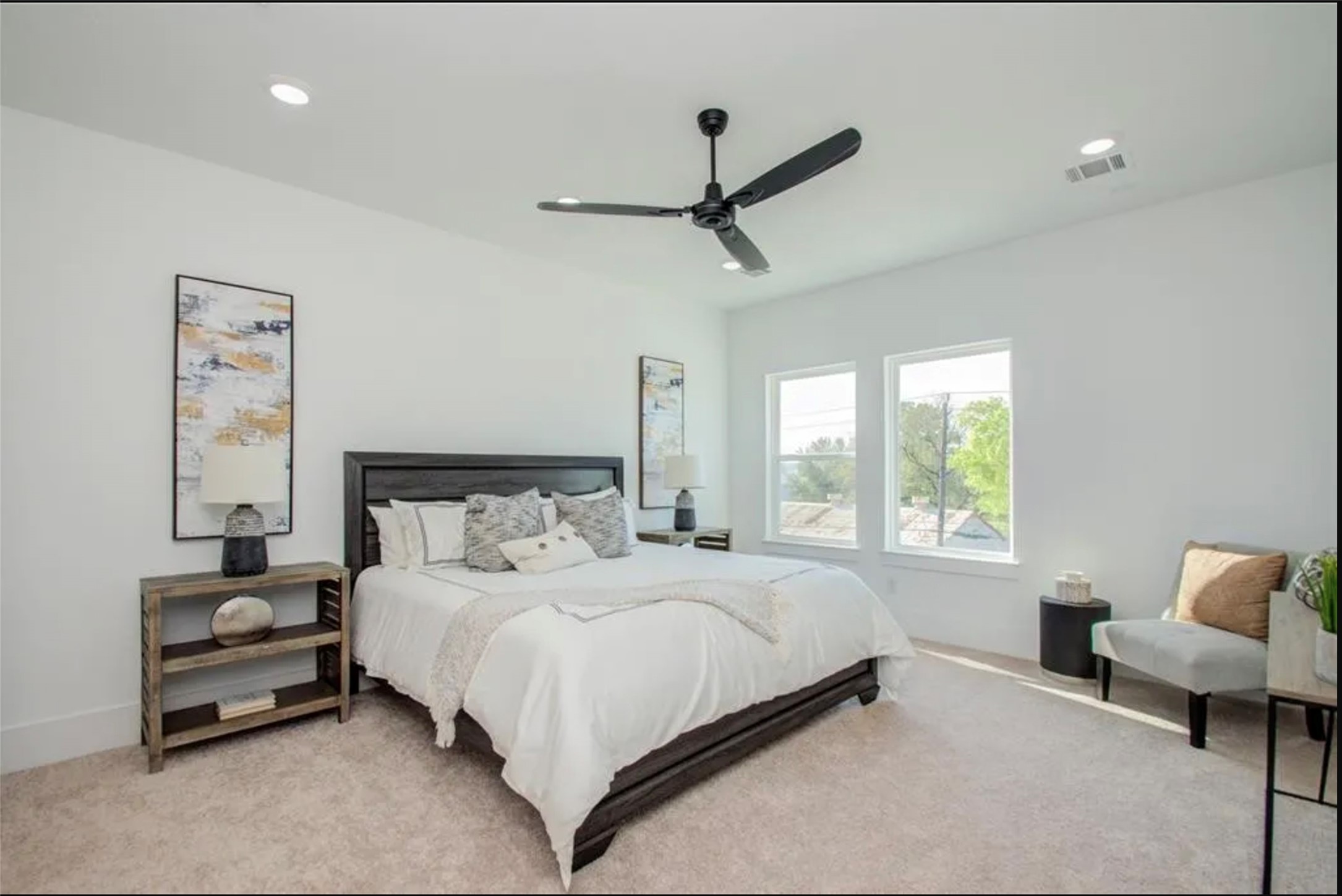 6728 Peerless Street E Property Photo 4