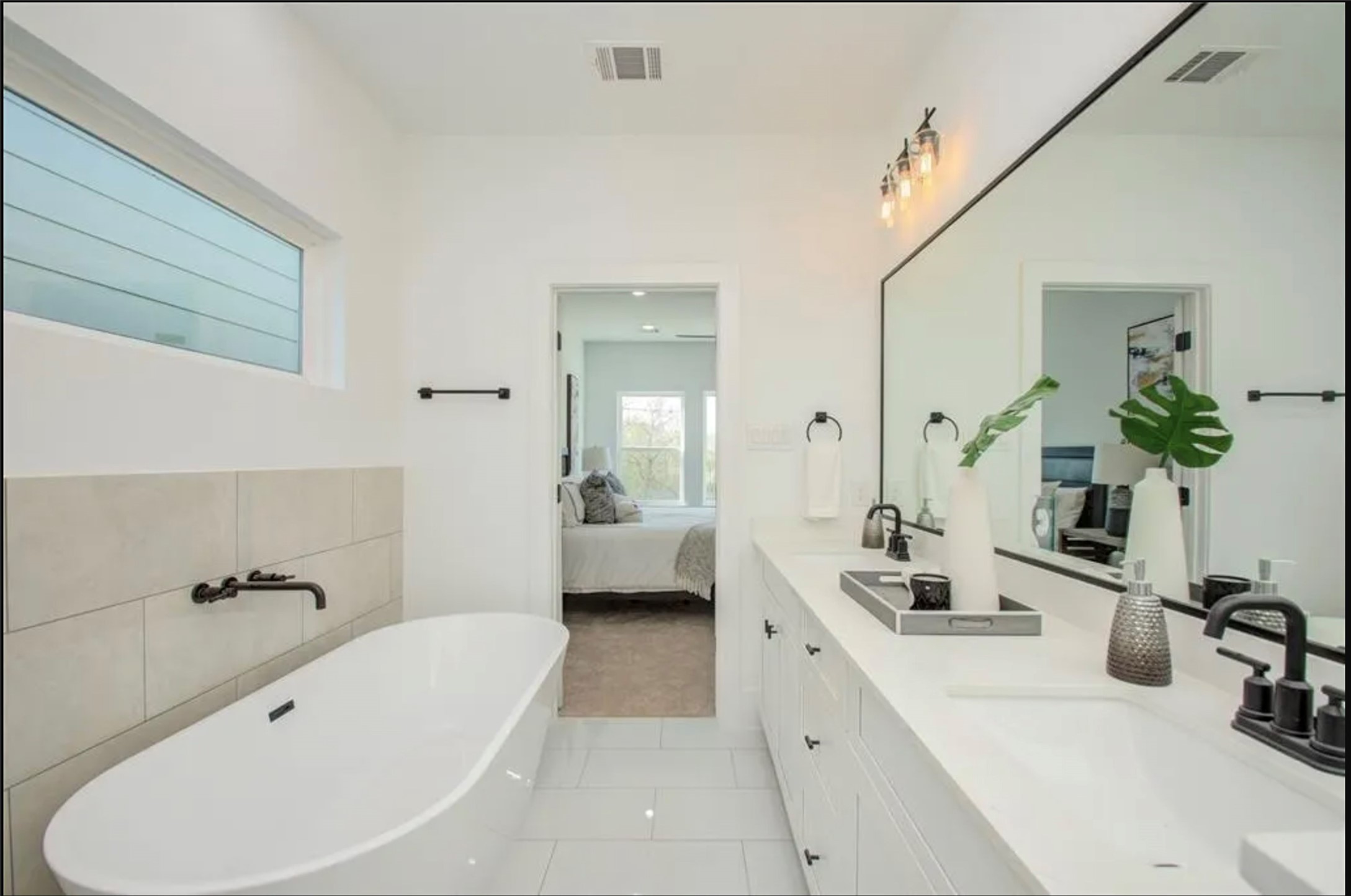 6728 Peerless Street E Property Photo 6