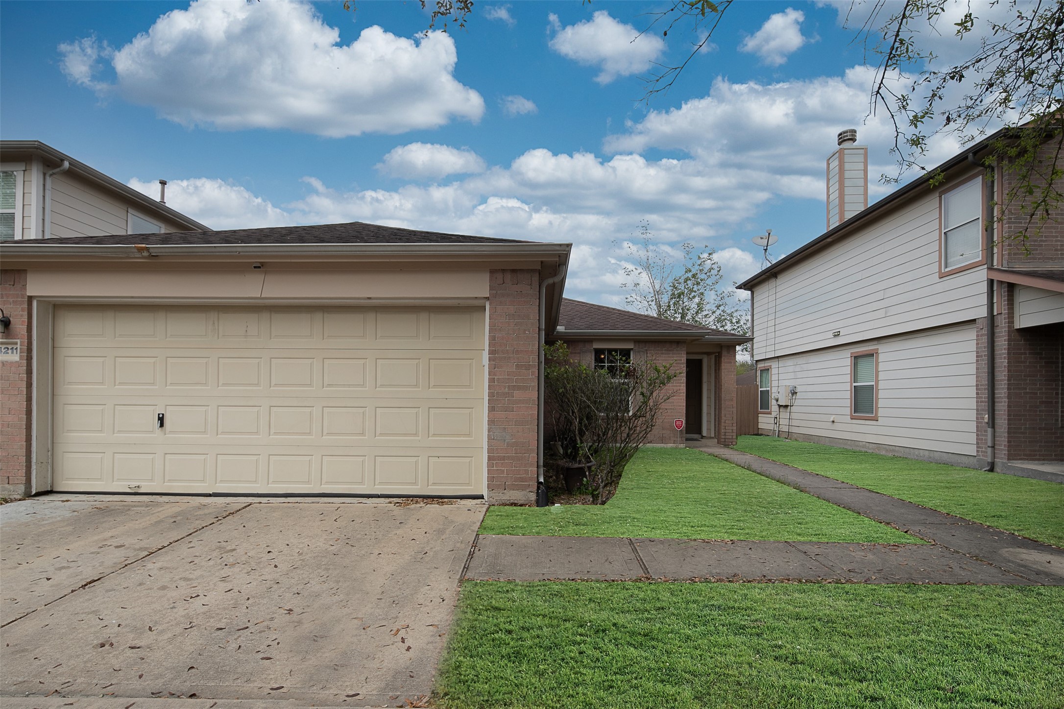 4211 Wayside Stream Lane Property Photo 2