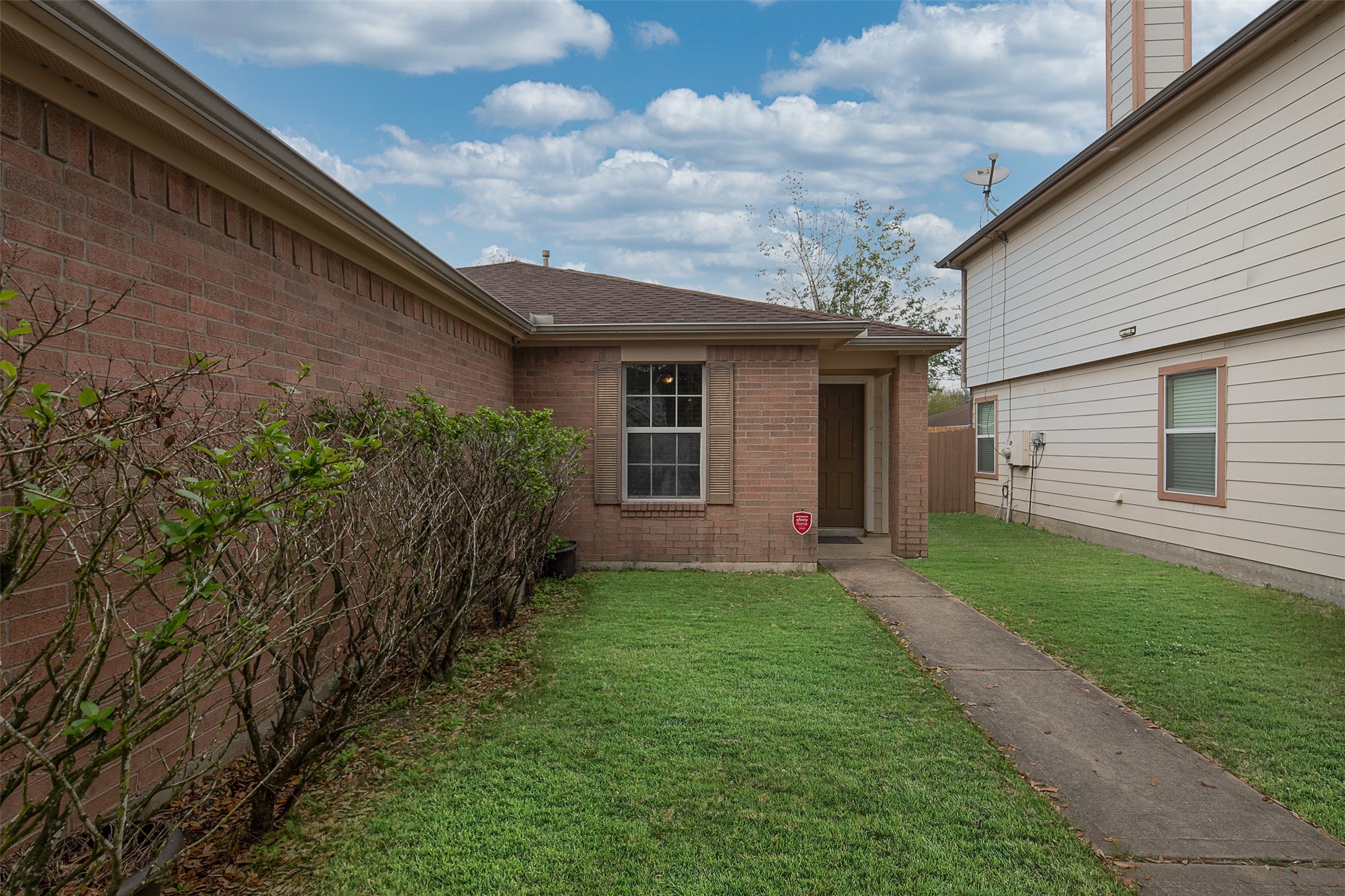 4211 Wayside Stream Lane Property Photo 3