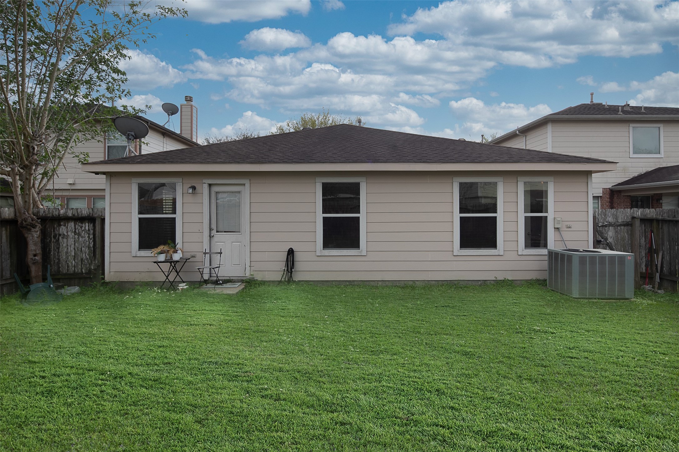 4211 Wayside Stream Lane Property Photo 4