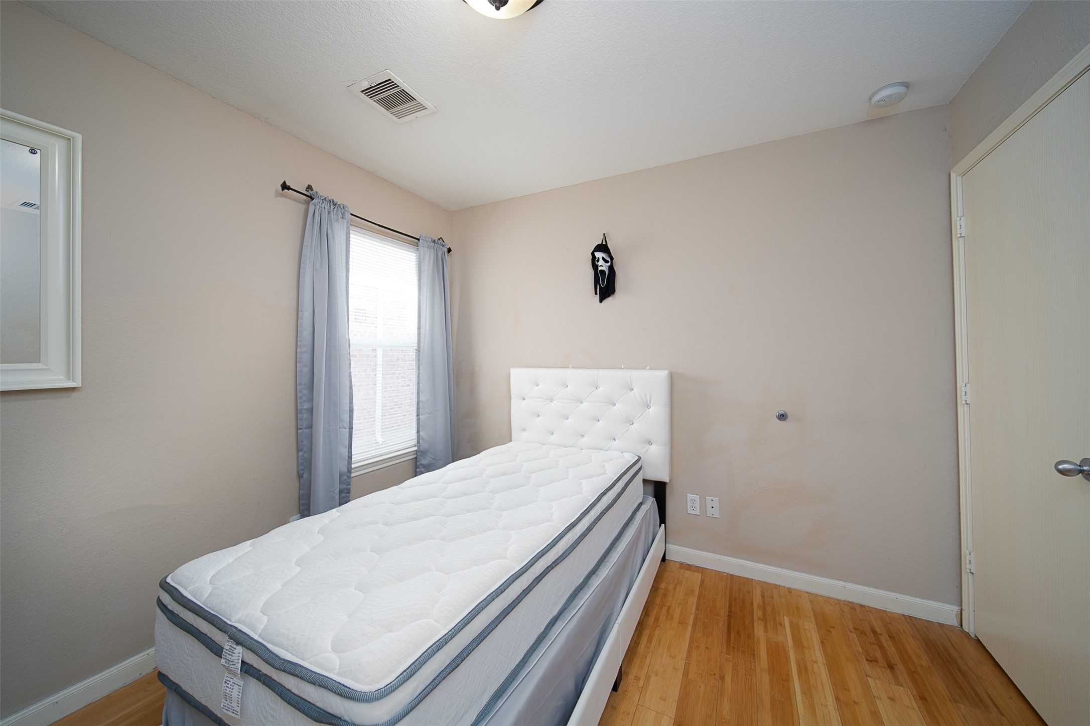 4211 Wayside Stream Lane Property Photo 8