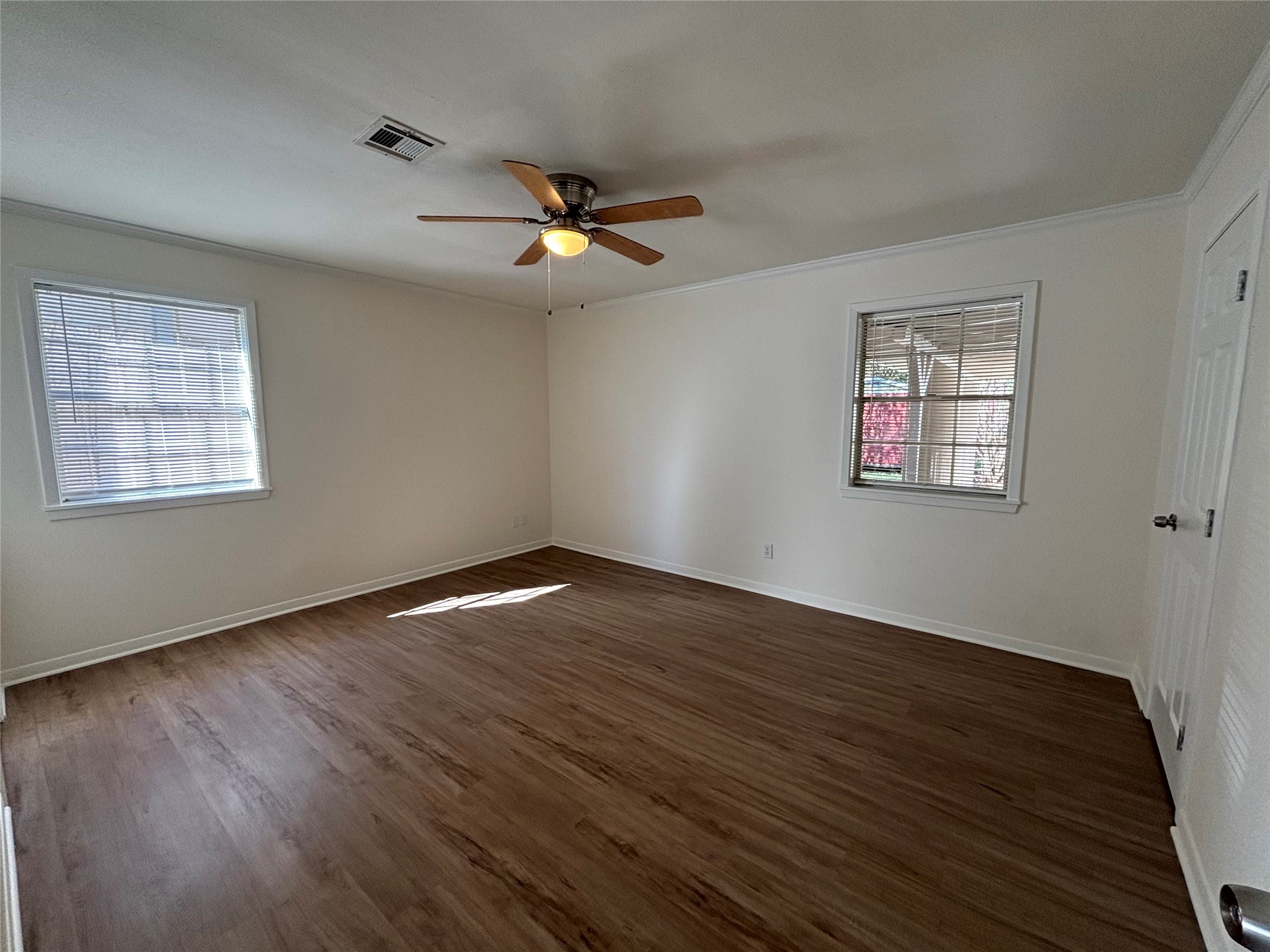 1009 Lawndale Avenue Property Photo 7