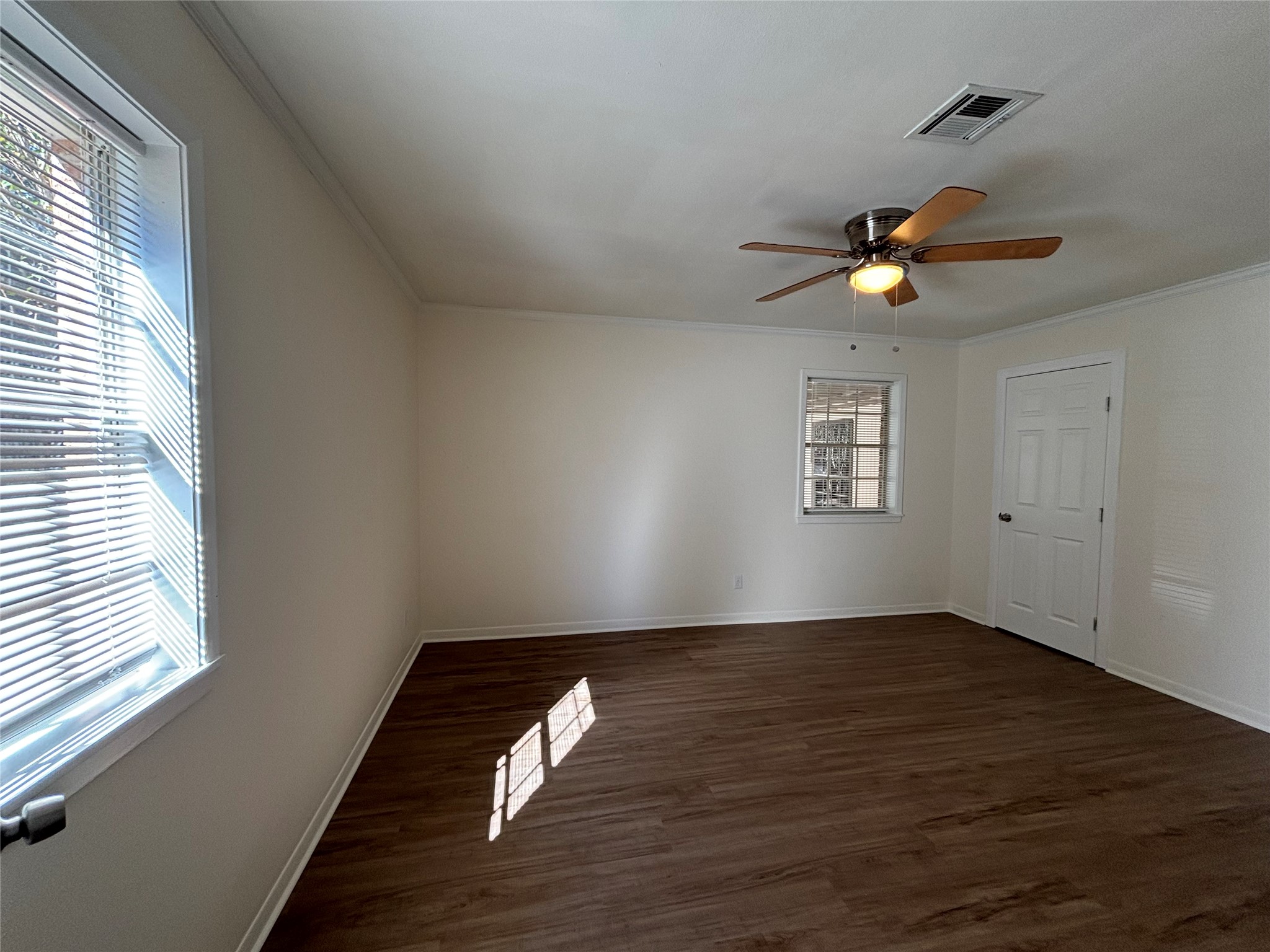 1009 Lawndale Avenue Property Photo 8