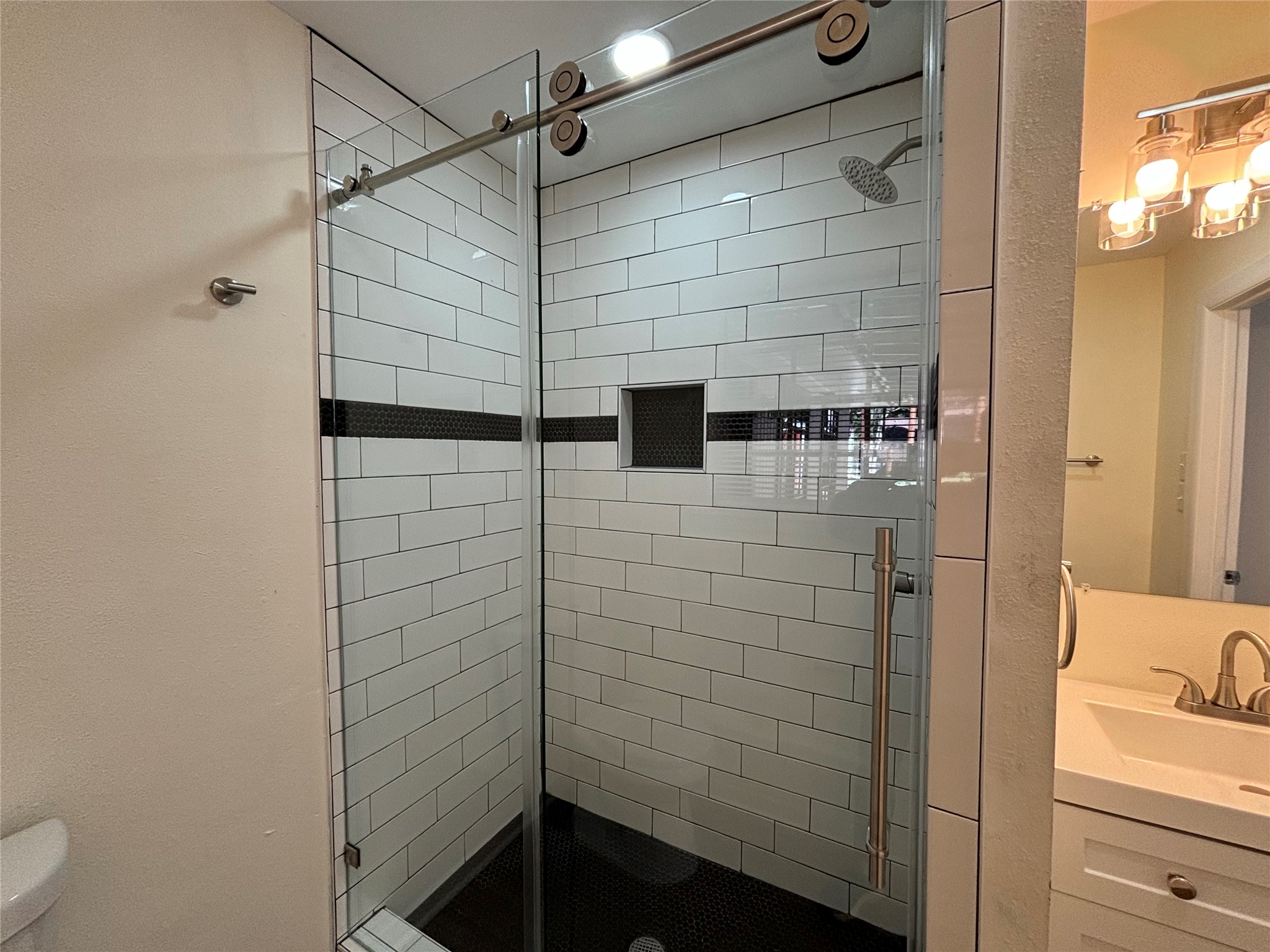 1009 Lawndale Avenue Property Photo 9