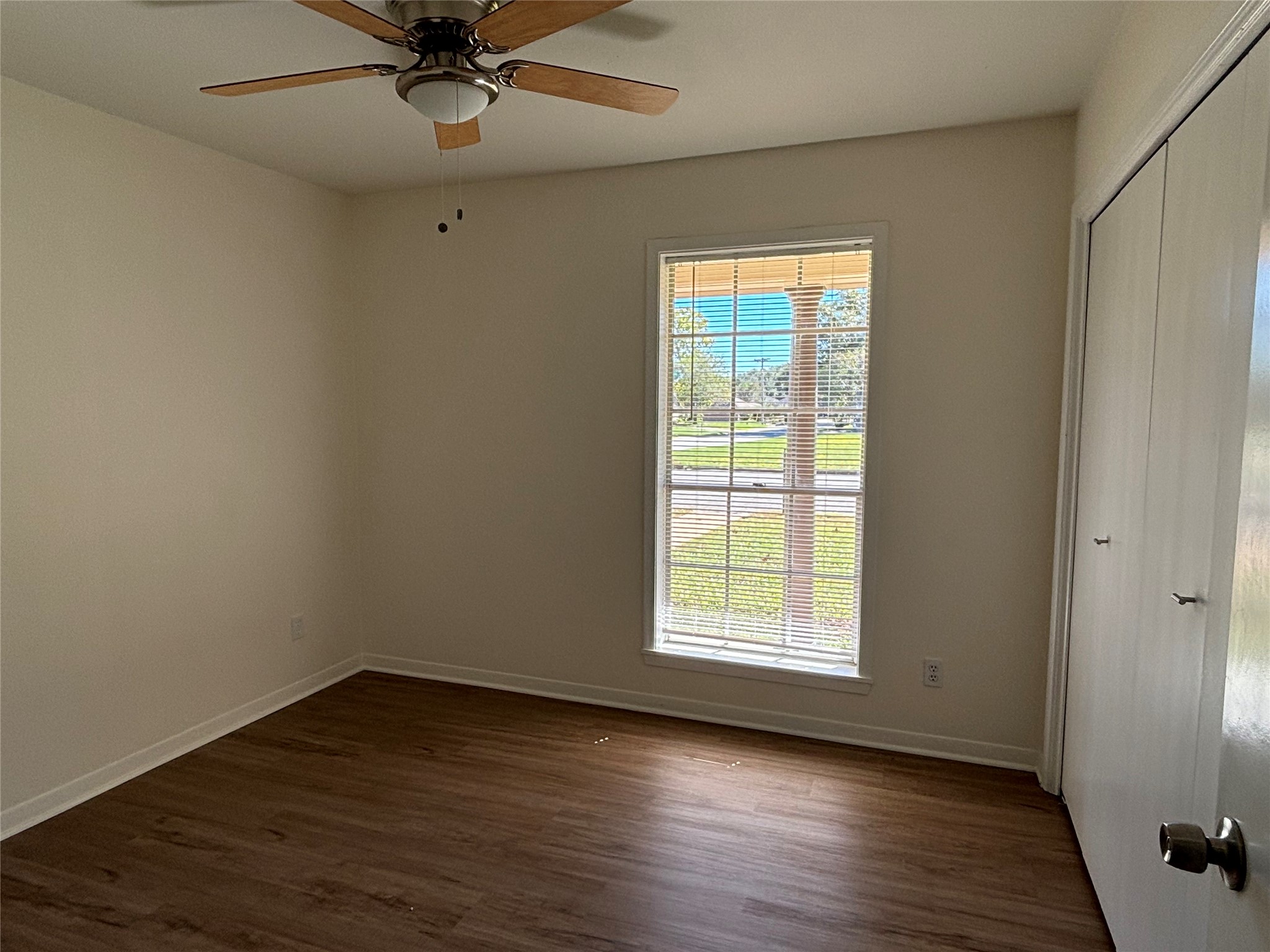 1009 Lawndale Avenue Property Photo 11