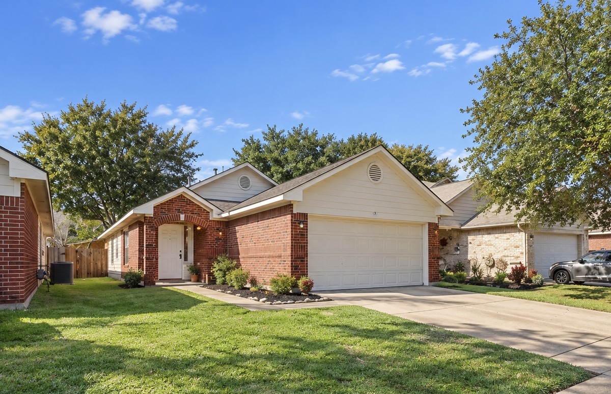7323 Parkland Manor Drive Property Photo 1