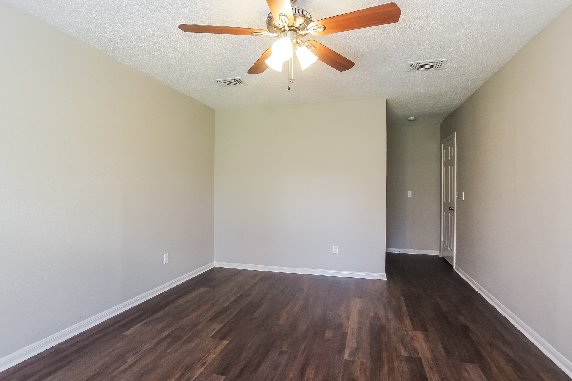 12603 Mill Ridge Drive Property Photo 9