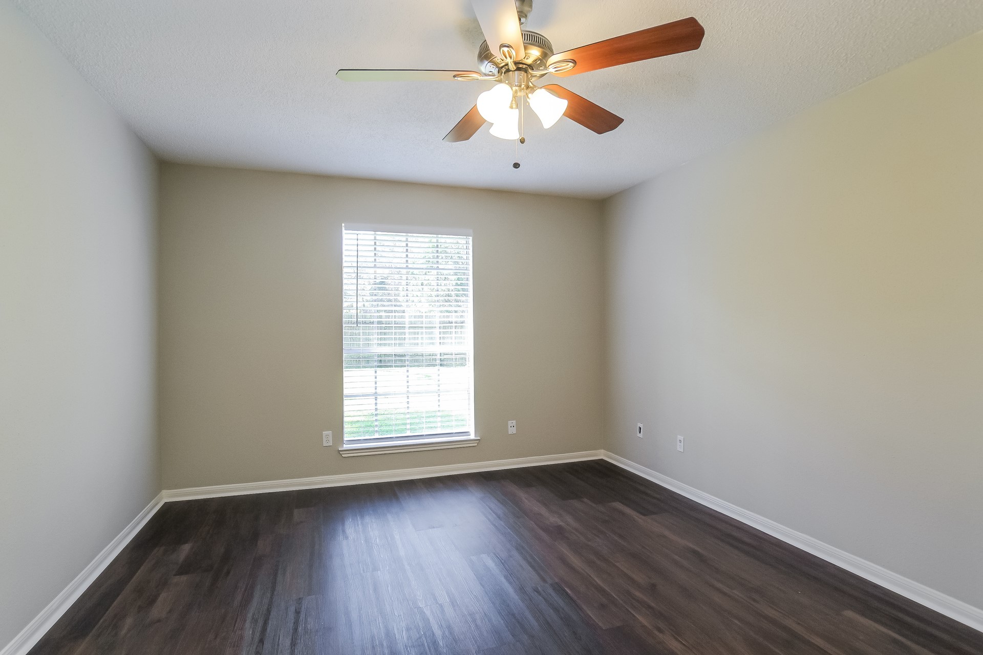12603 Mill Ridge Drive Property Photo 10