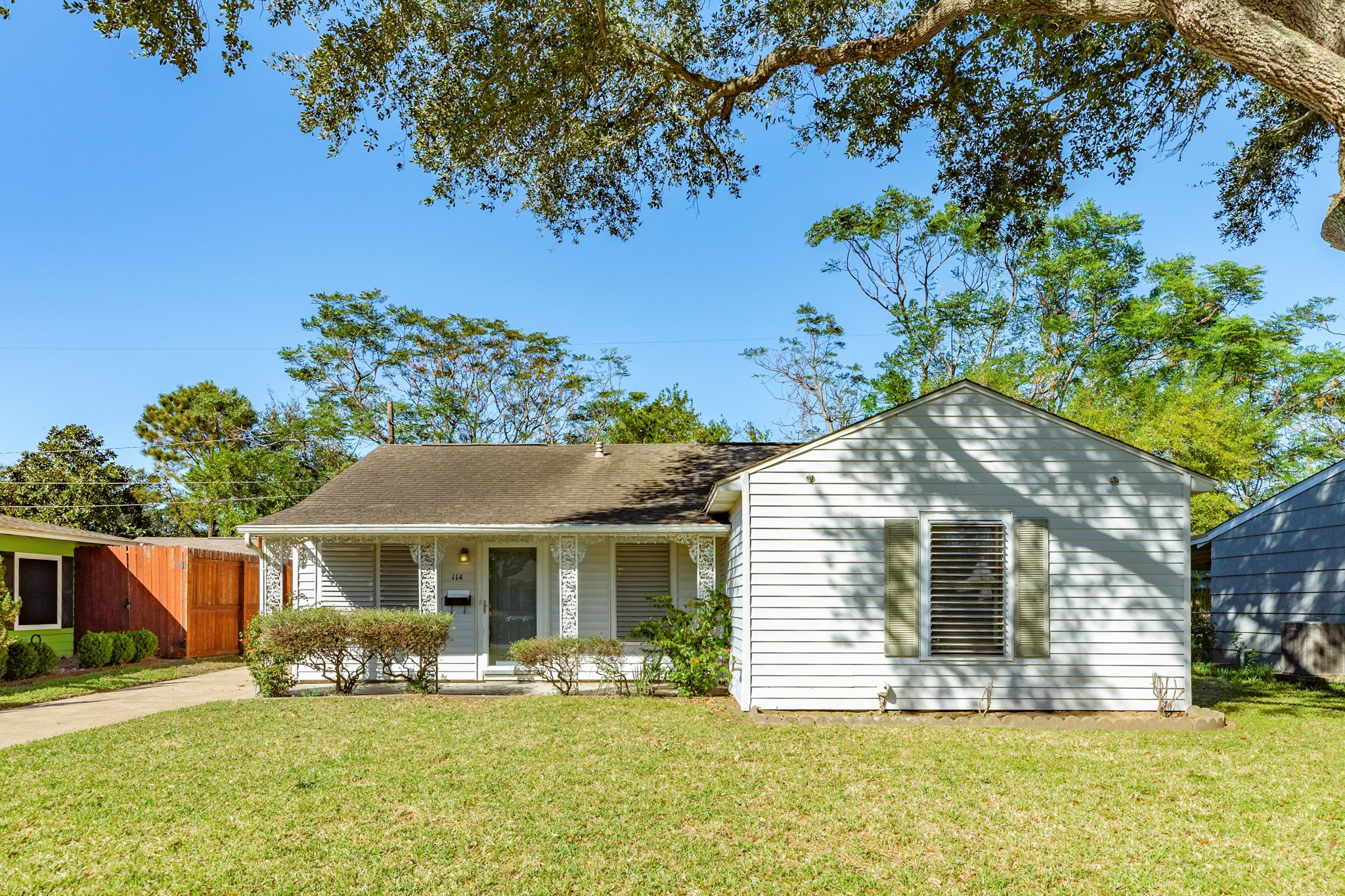 114 Tarpon Avenue Property Photo 2