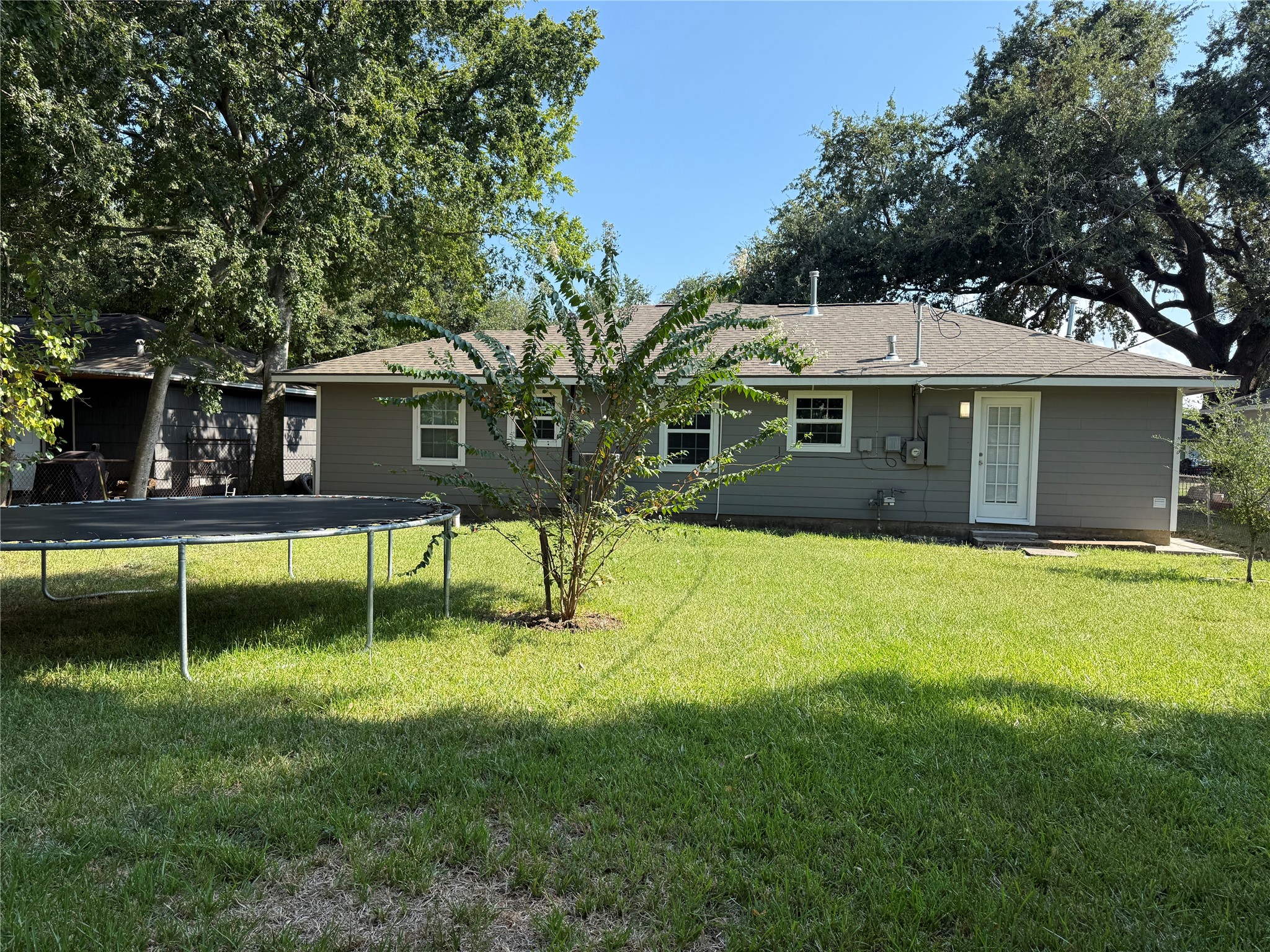1415 Regal Street Property Photo 15