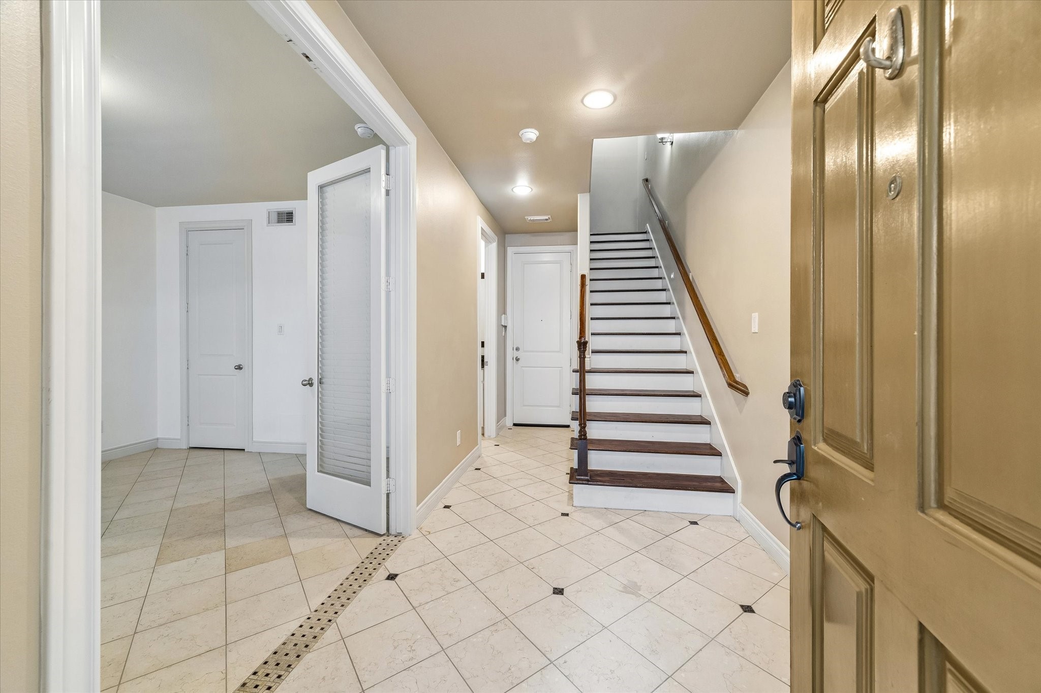 2617 Capitol Street Property Photo 6