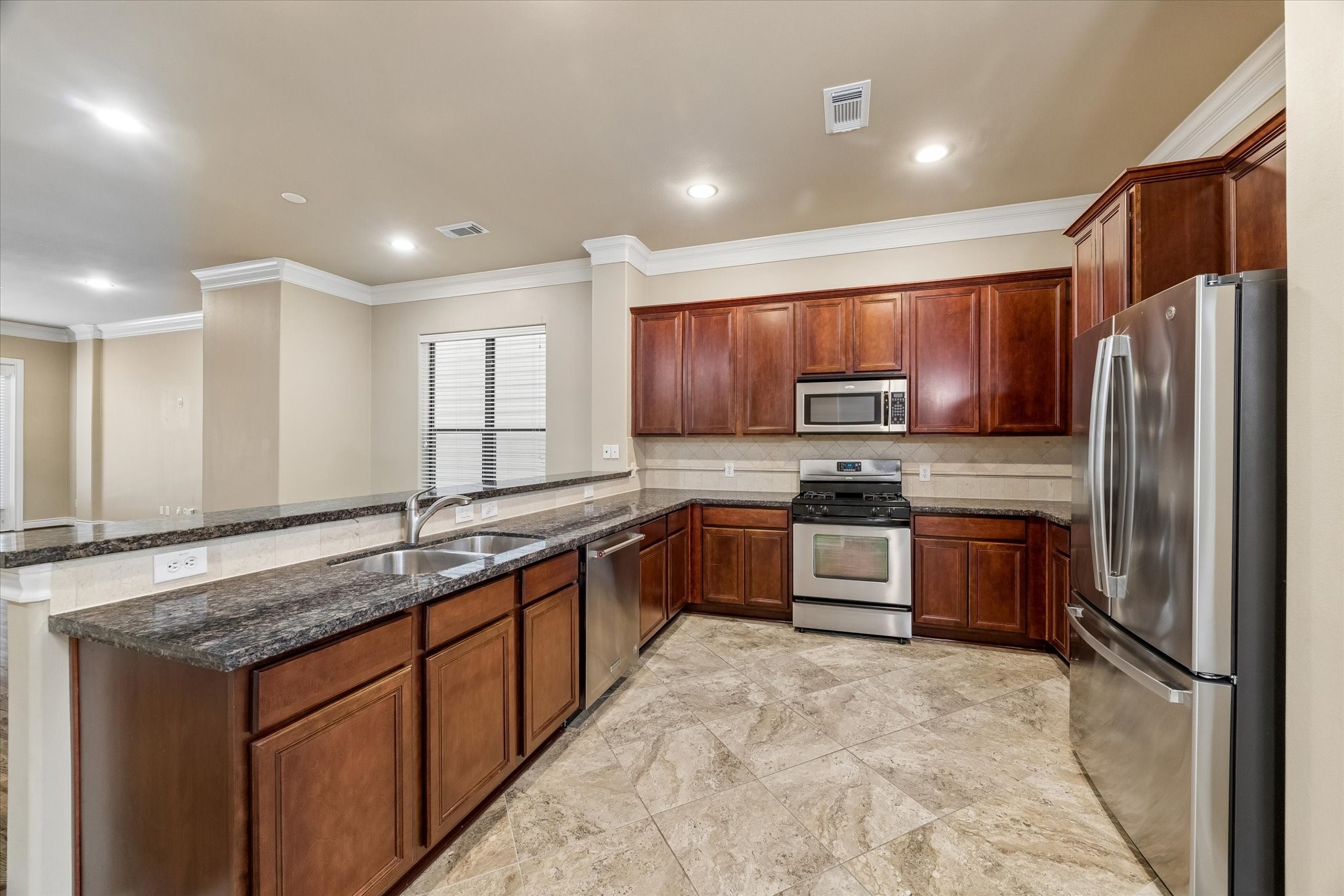 2617 Capitol Street Property Photo 11