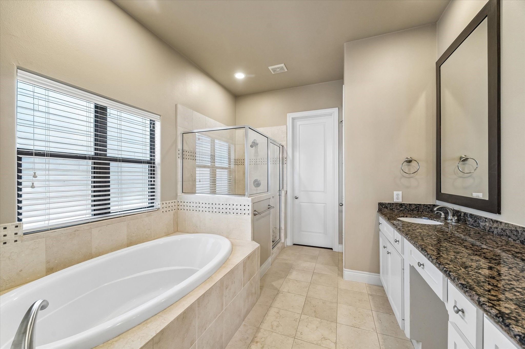 2617 Capitol Street Property Photo 14