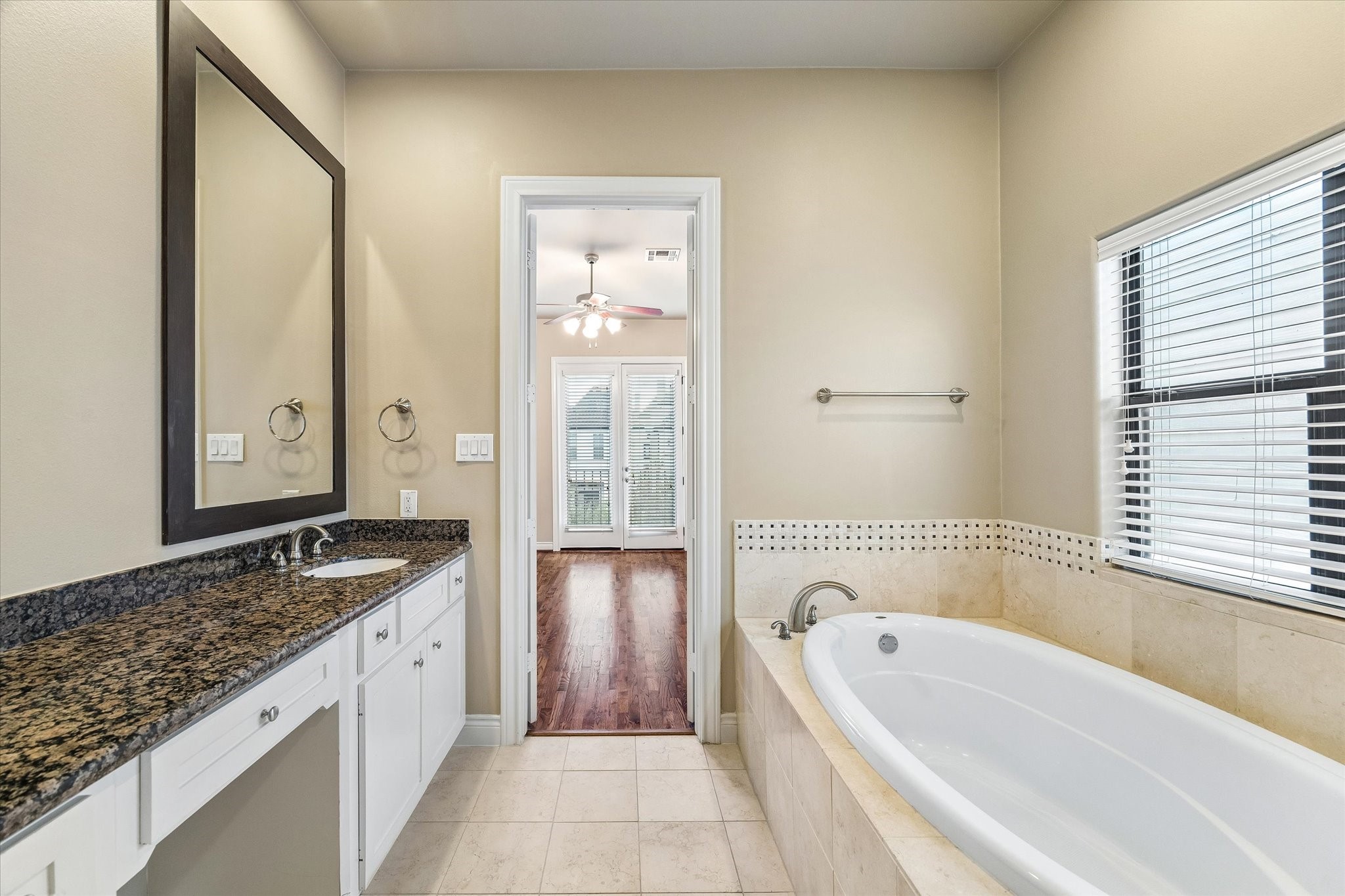 2617 Capitol Street Property Photo 15