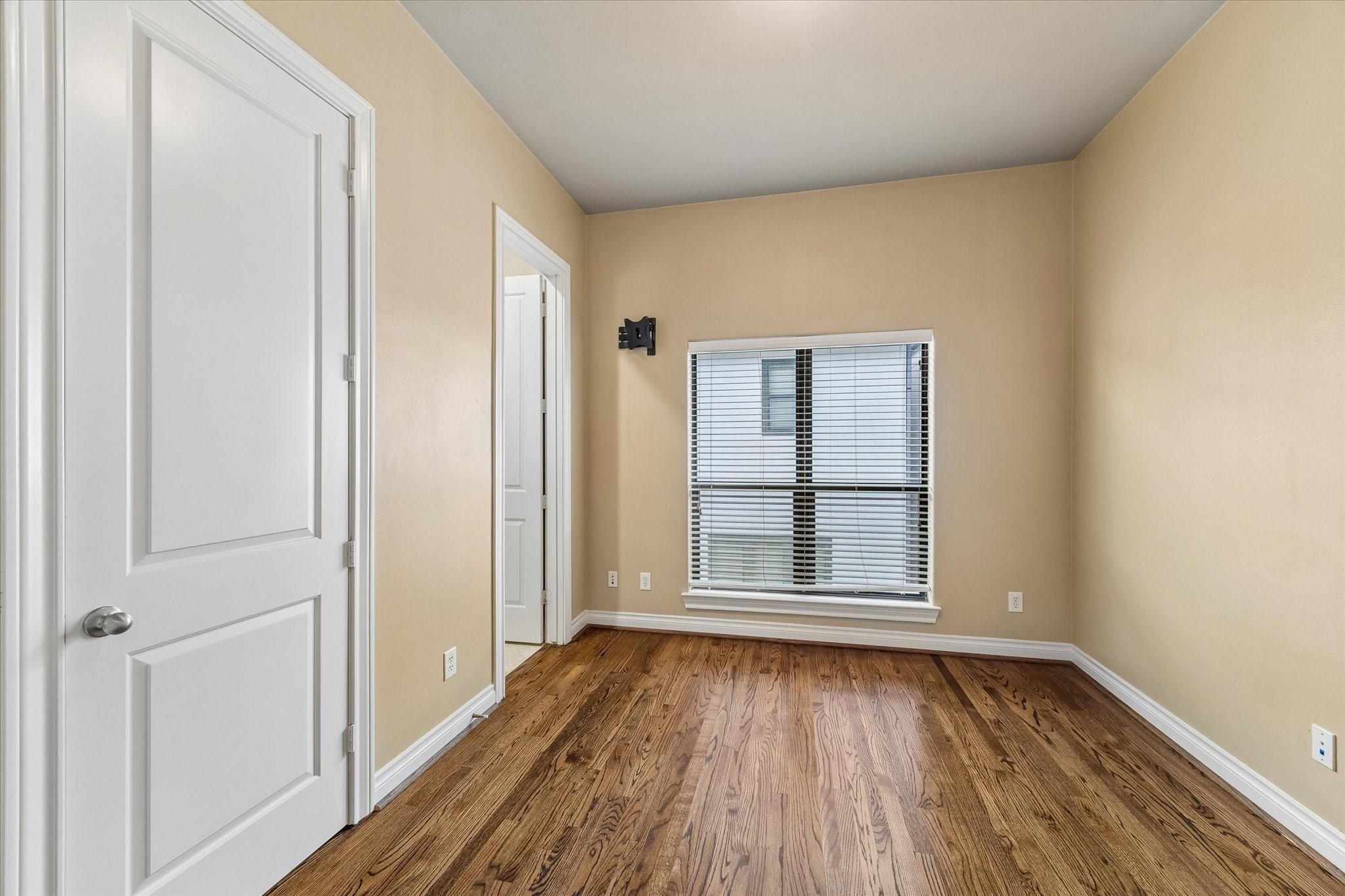 2617 Capitol Street Property Photo 17