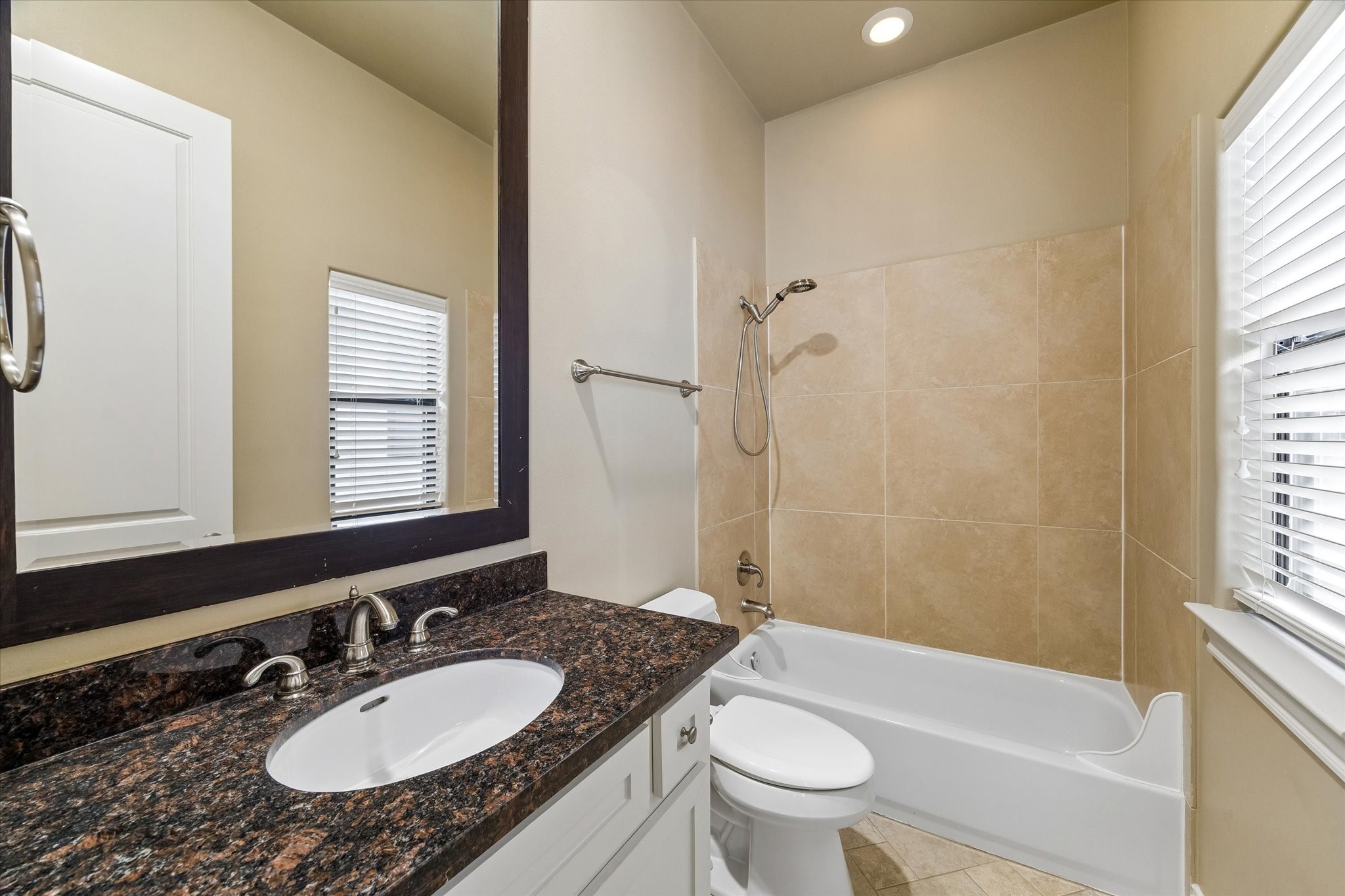 2617 Capitol Street Property Photo 19
