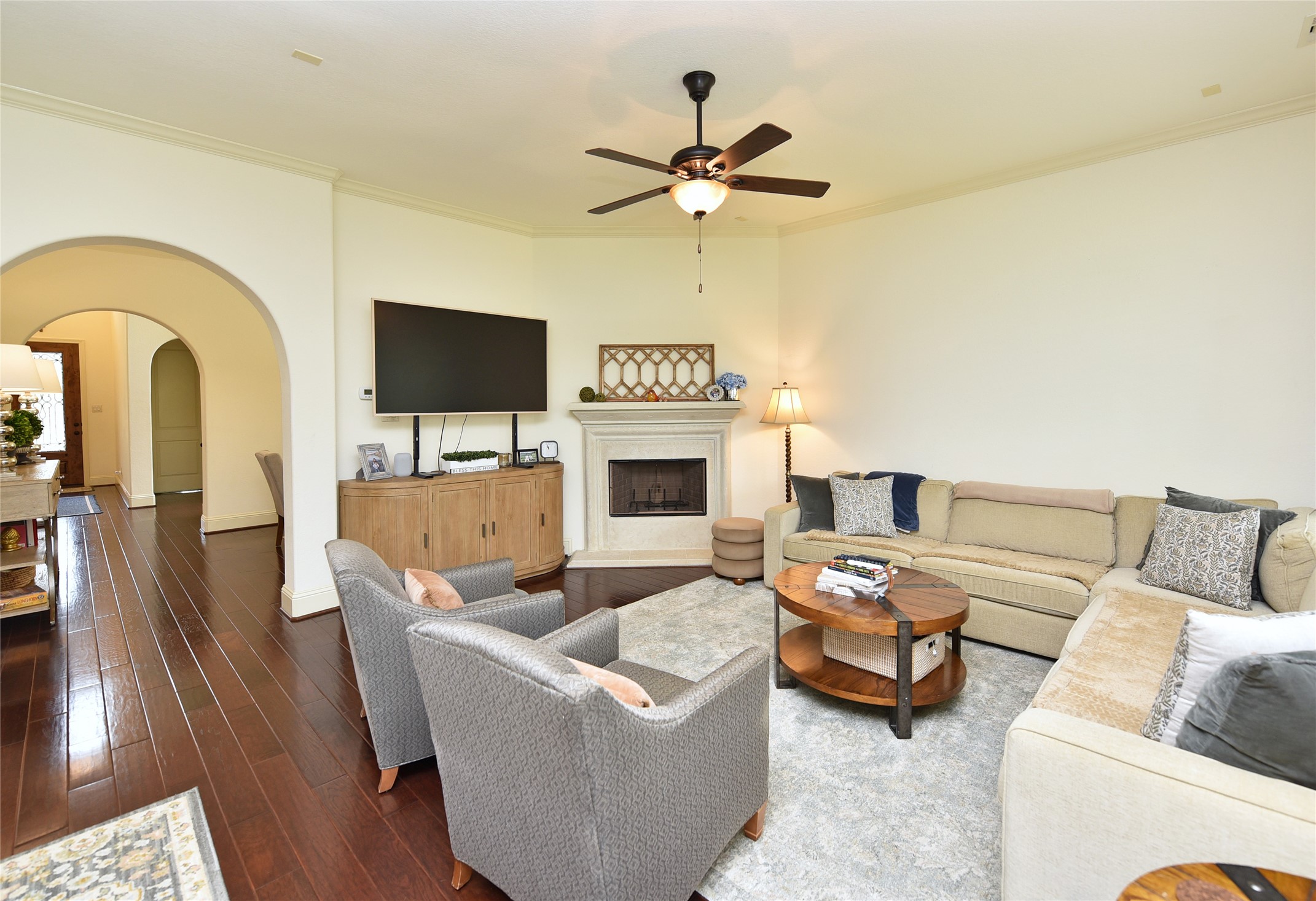 13117 Stoneleigh Terrace Drive Property Photo 7