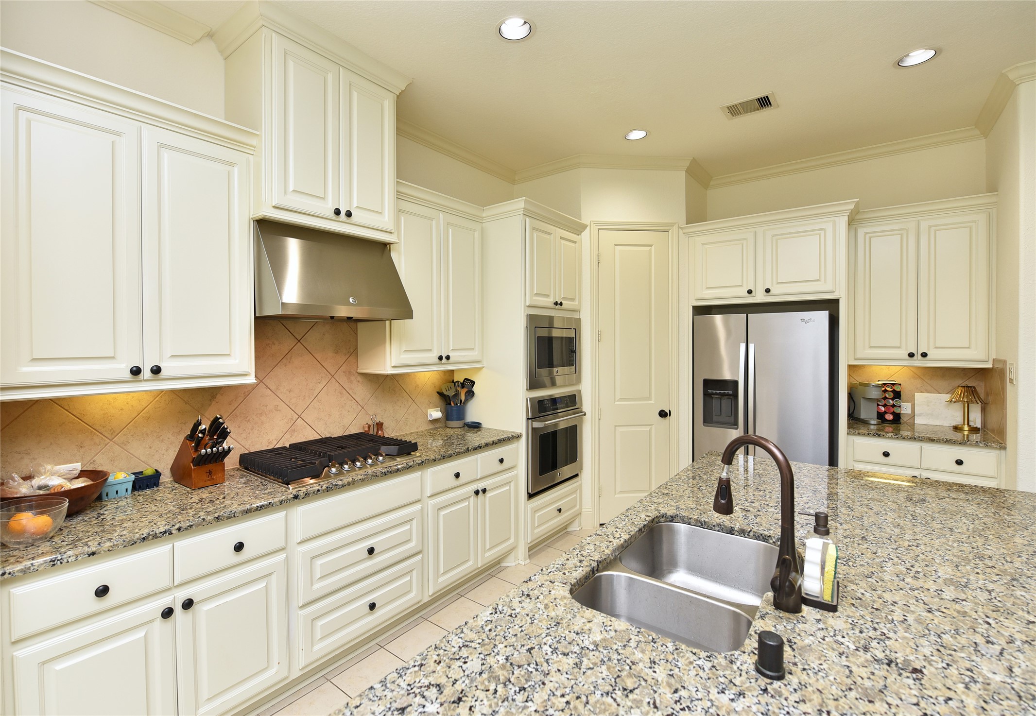 13117 Stoneleigh Terrace Drive Property Photo 12