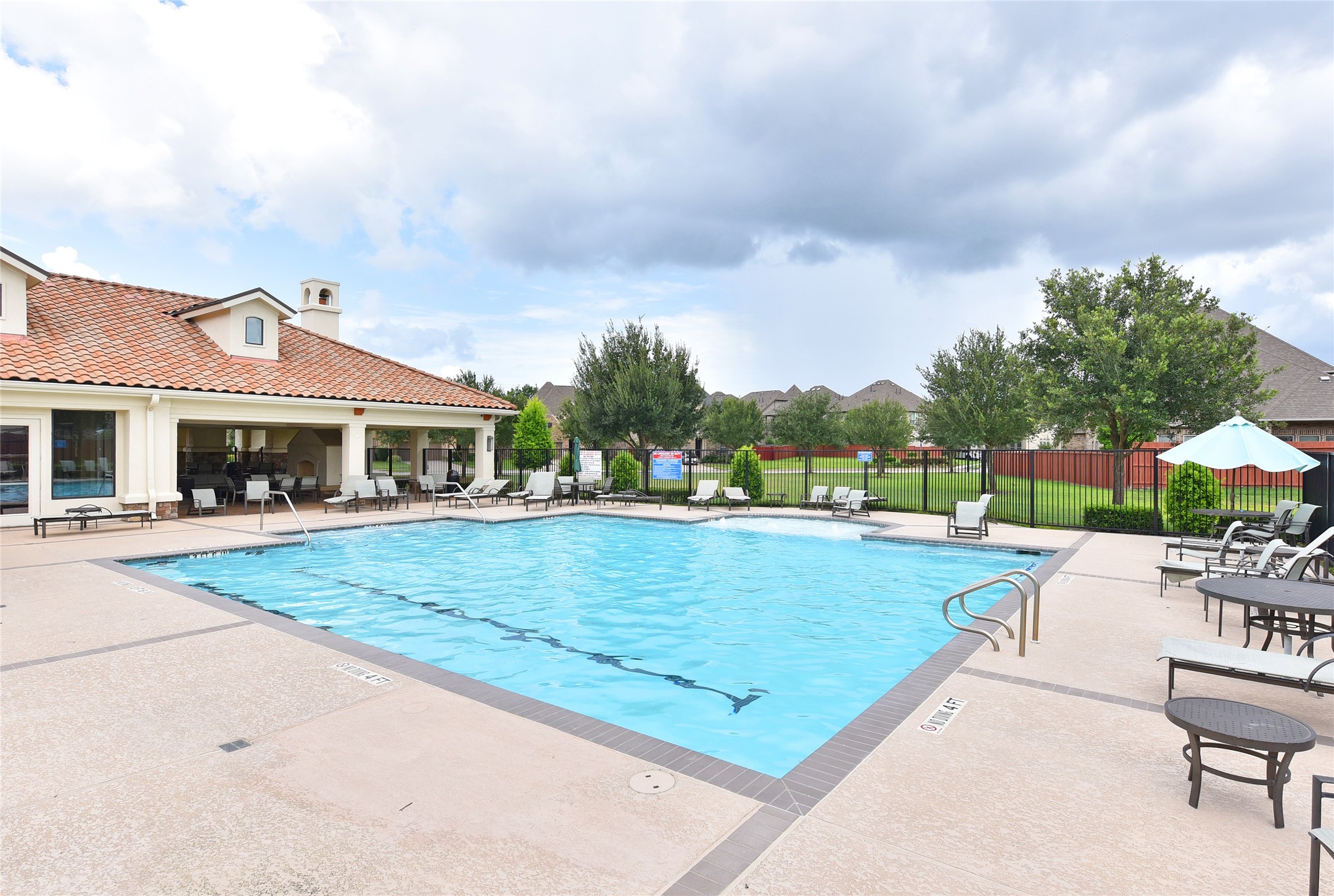 13117 Stoneleigh Terrace Drive Property Photo 42
