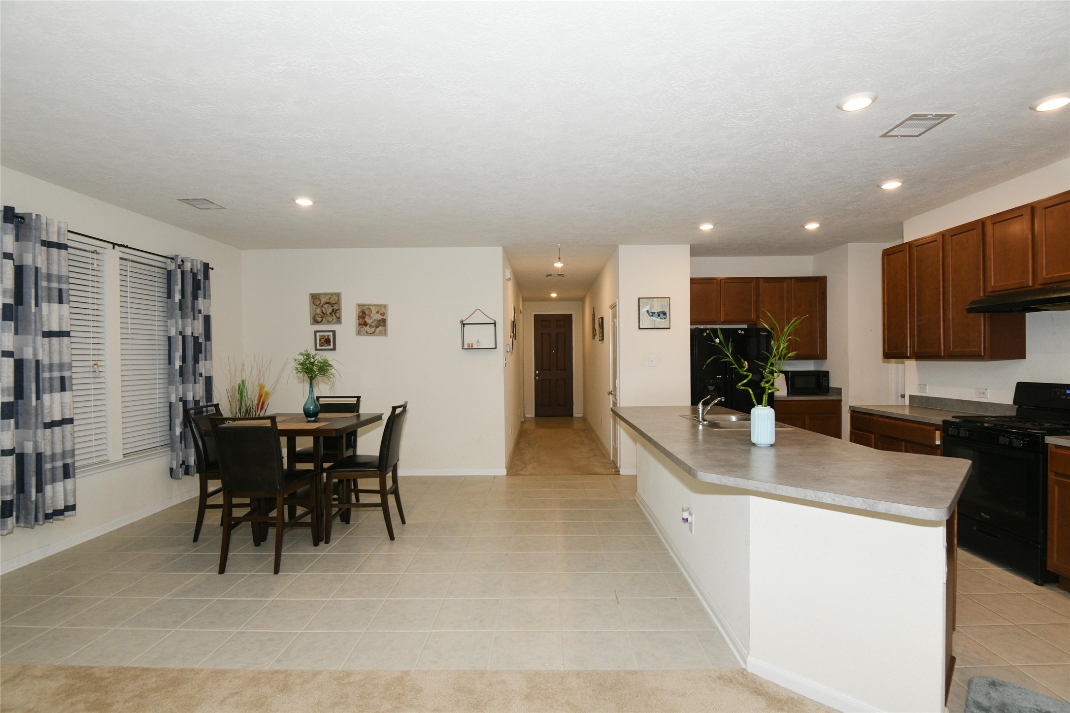 12051 Main Oak Street Property Photo 6