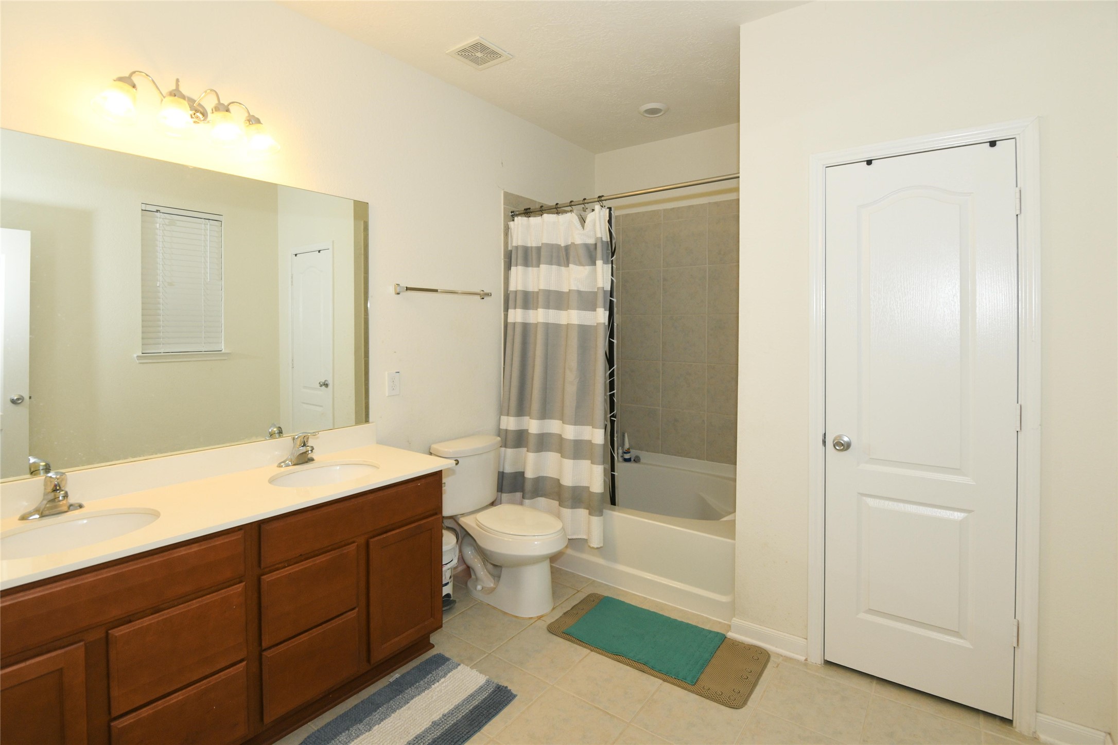 12051 Main Oak Street Property Photo 14