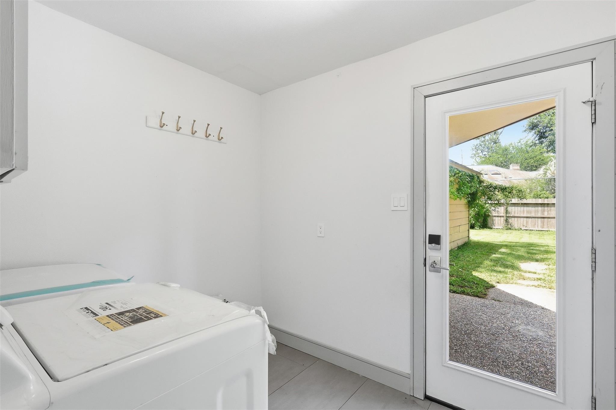 6518 Elmgrove Road Property Photo 11