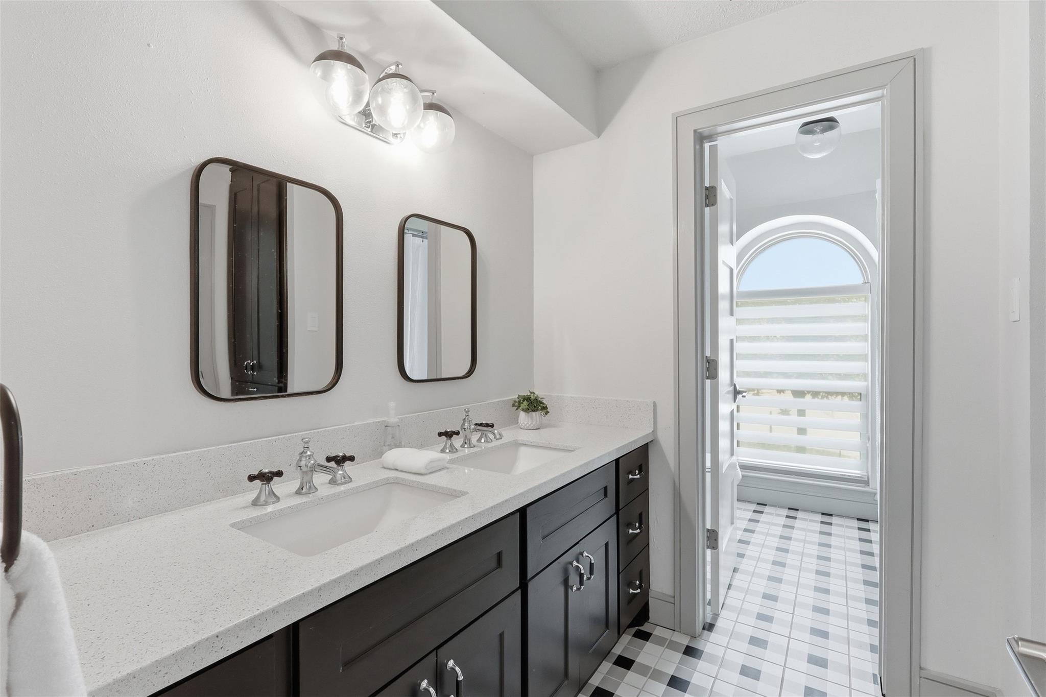 6518 Elmgrove Road Property Photo 14