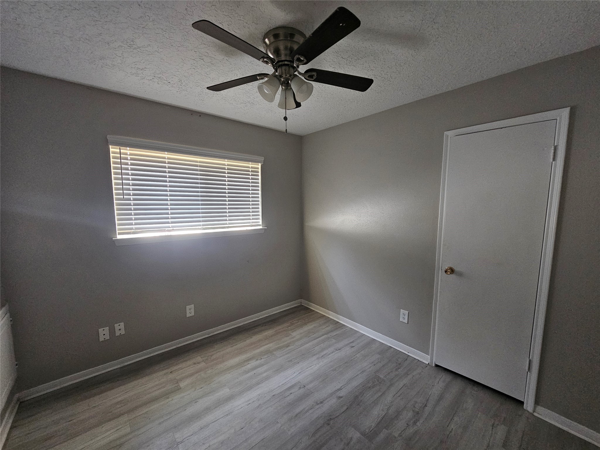 29402 Loddington Street Property Photo 7