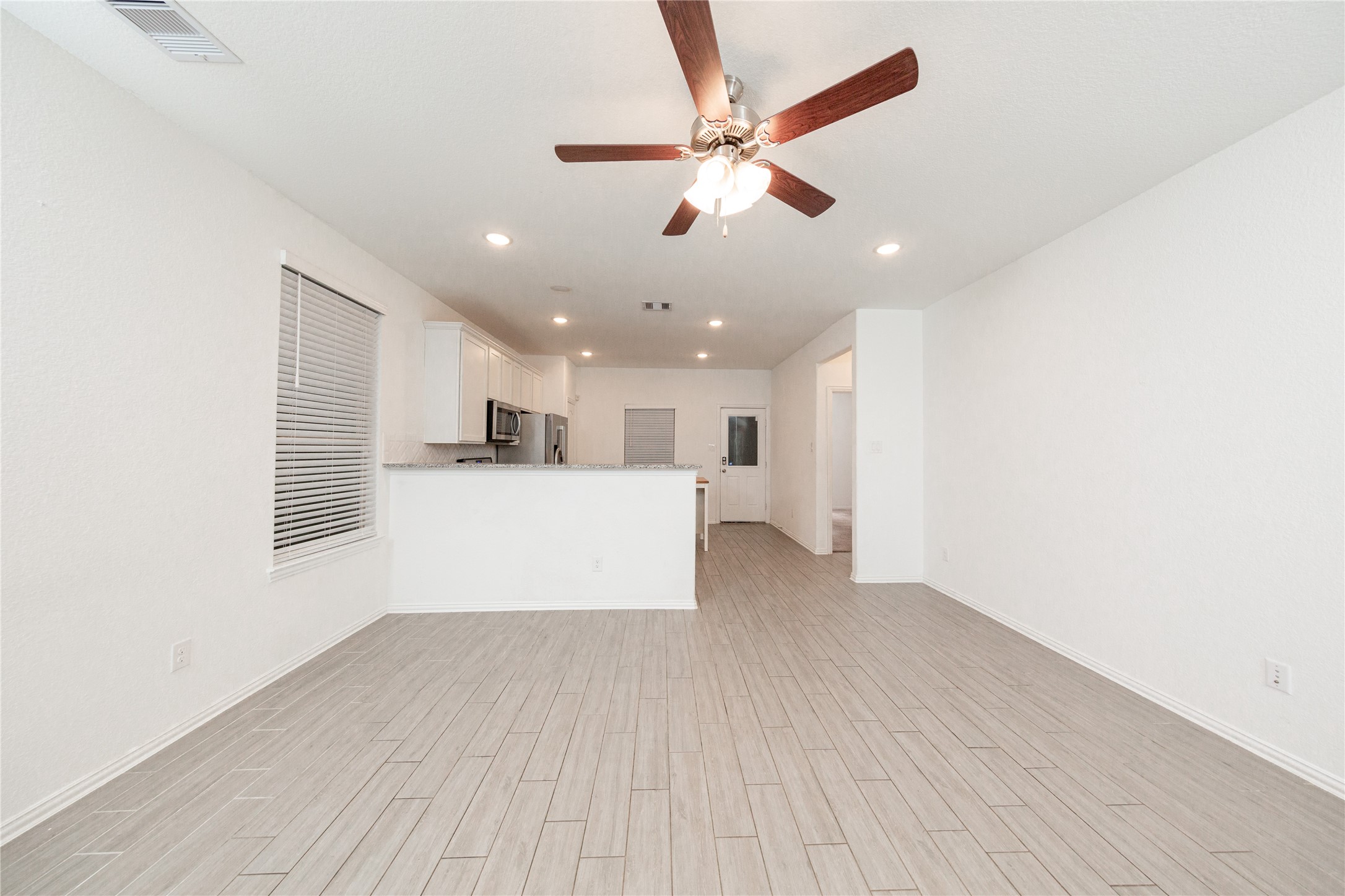 31206 Whitfield Court Property Photo 7
