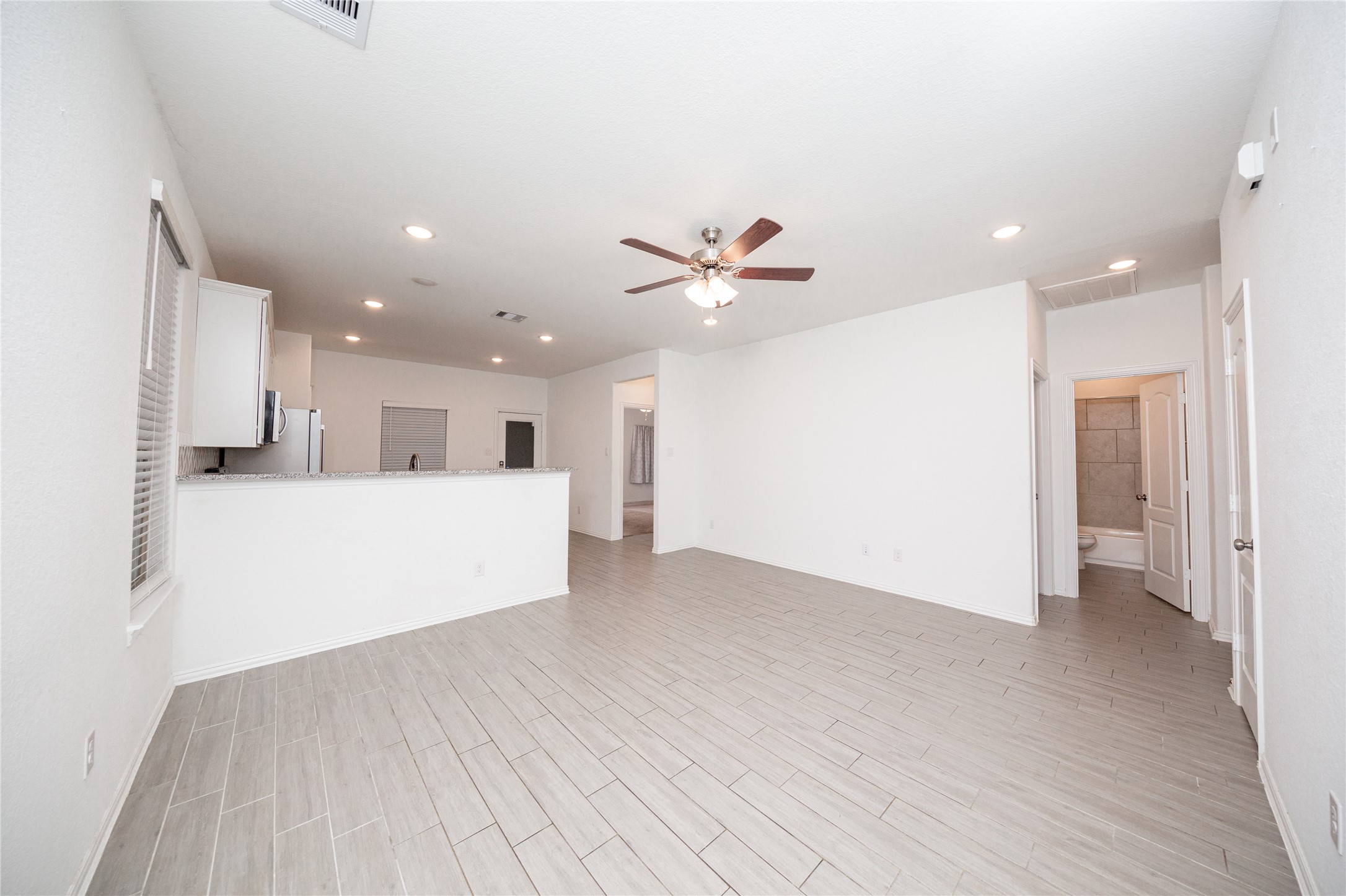 31206 Whitfield Court Property Photo 8