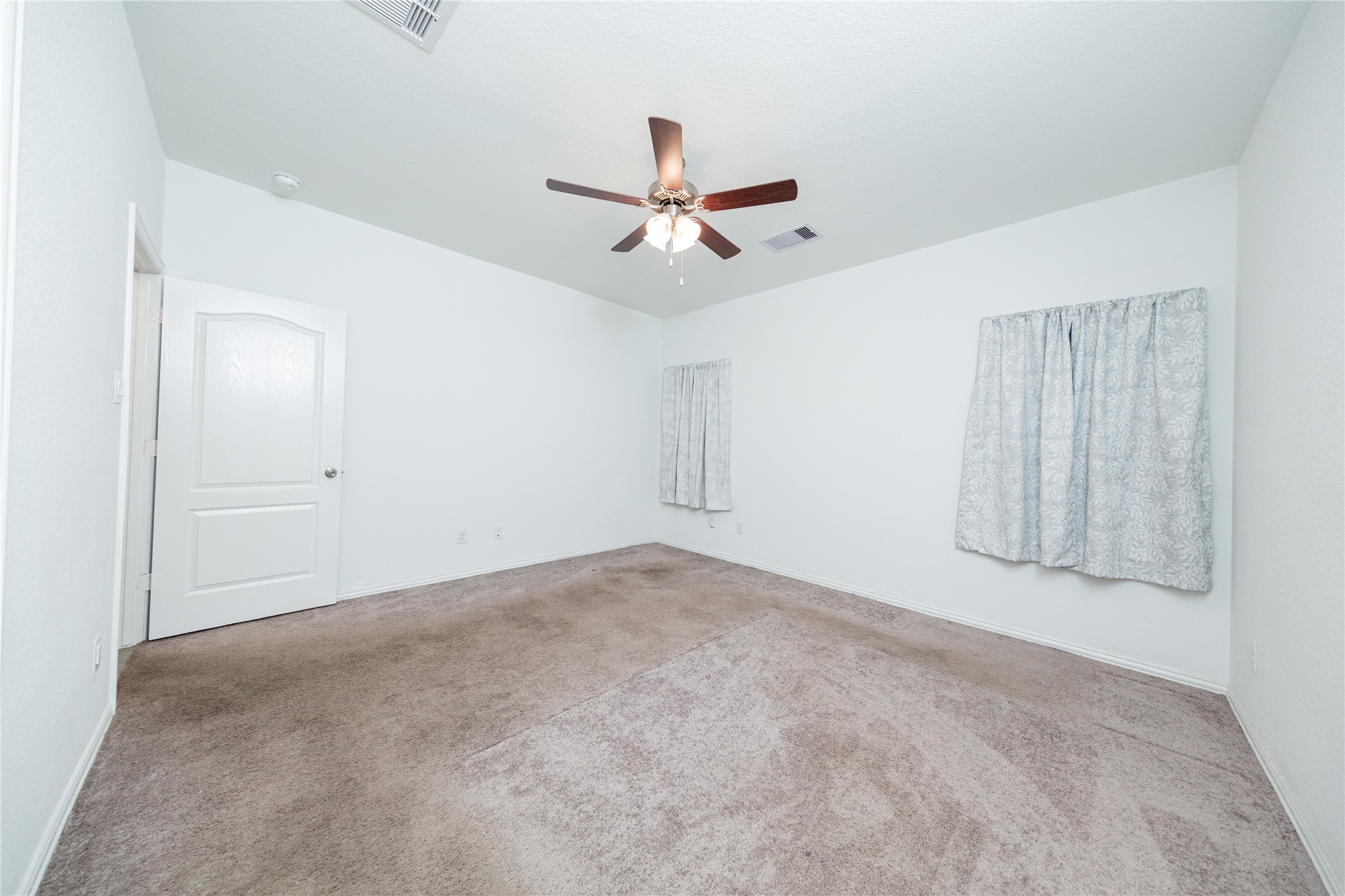 31206 Whitfield Court Property Photo 9