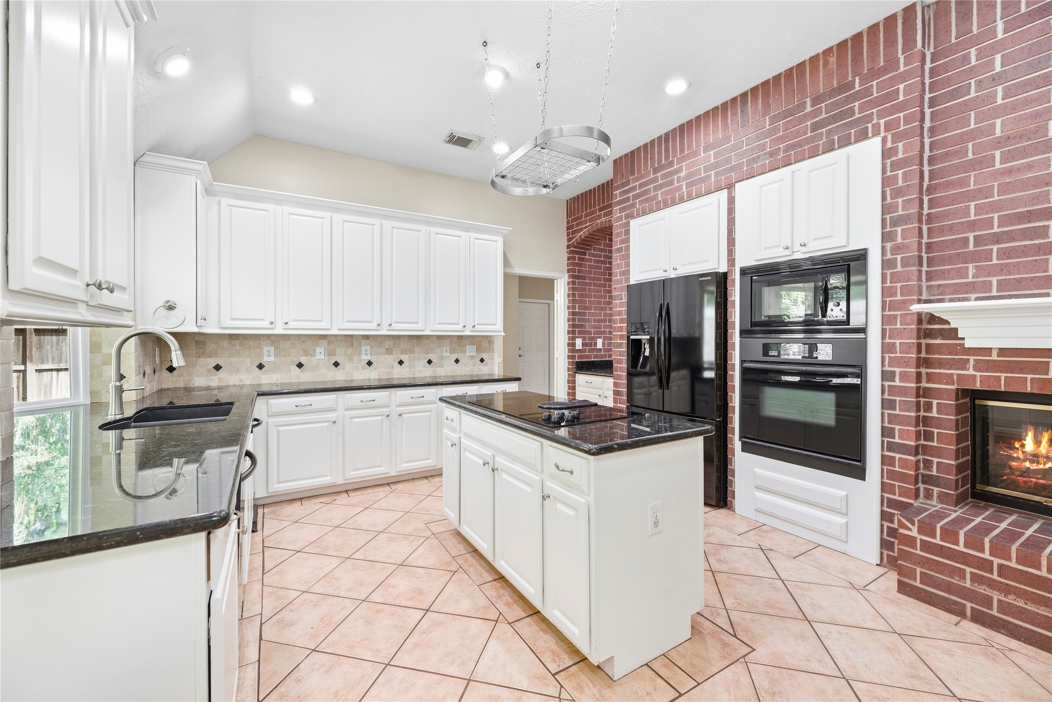 9223 Symphonic Lane Property Photo 3