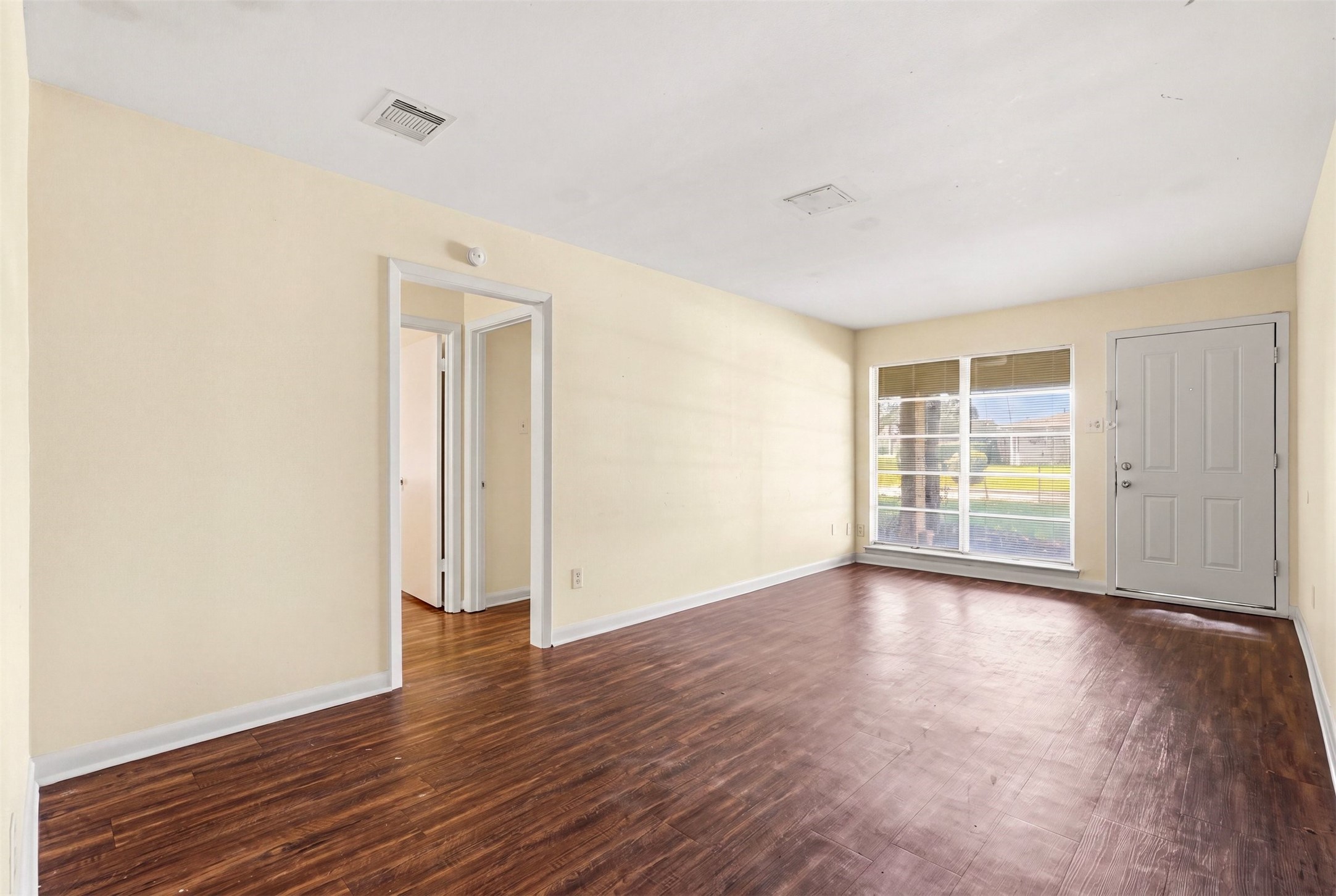 10227 Glenmawr Drive Property Photo 8