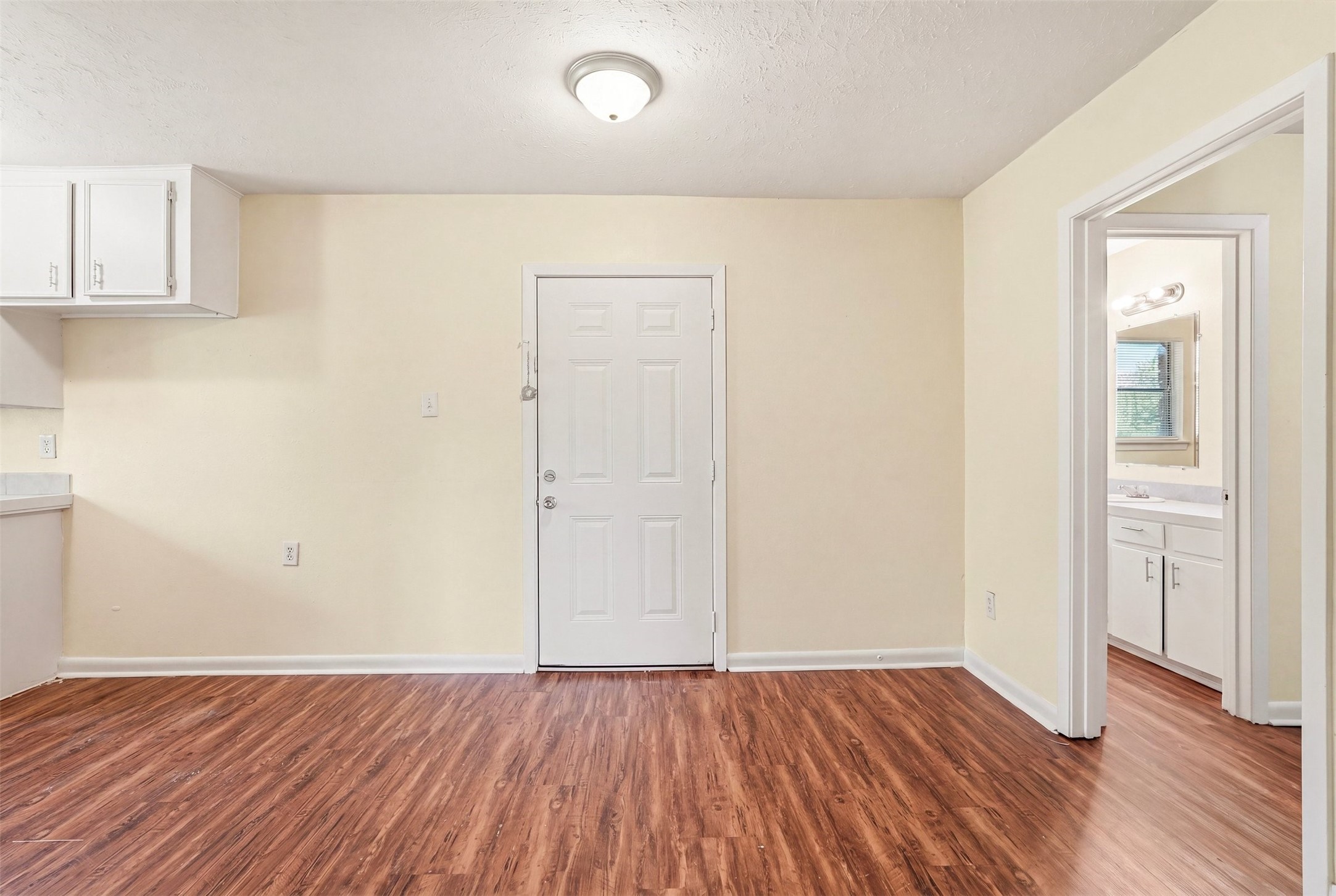 10227 Glenmawr Drive Property Photo 10