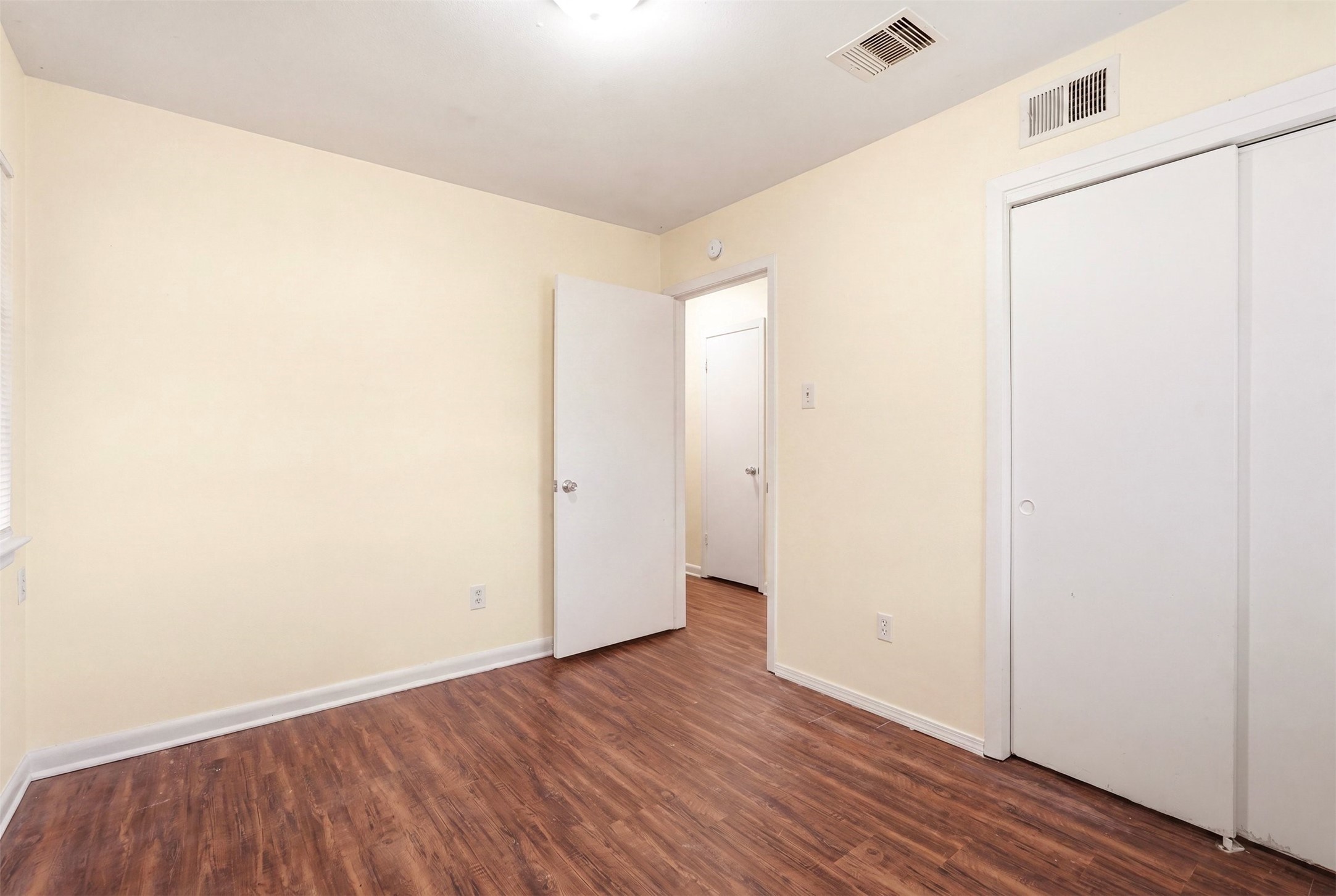 10227 Glenmawr Drive Property Photo 16