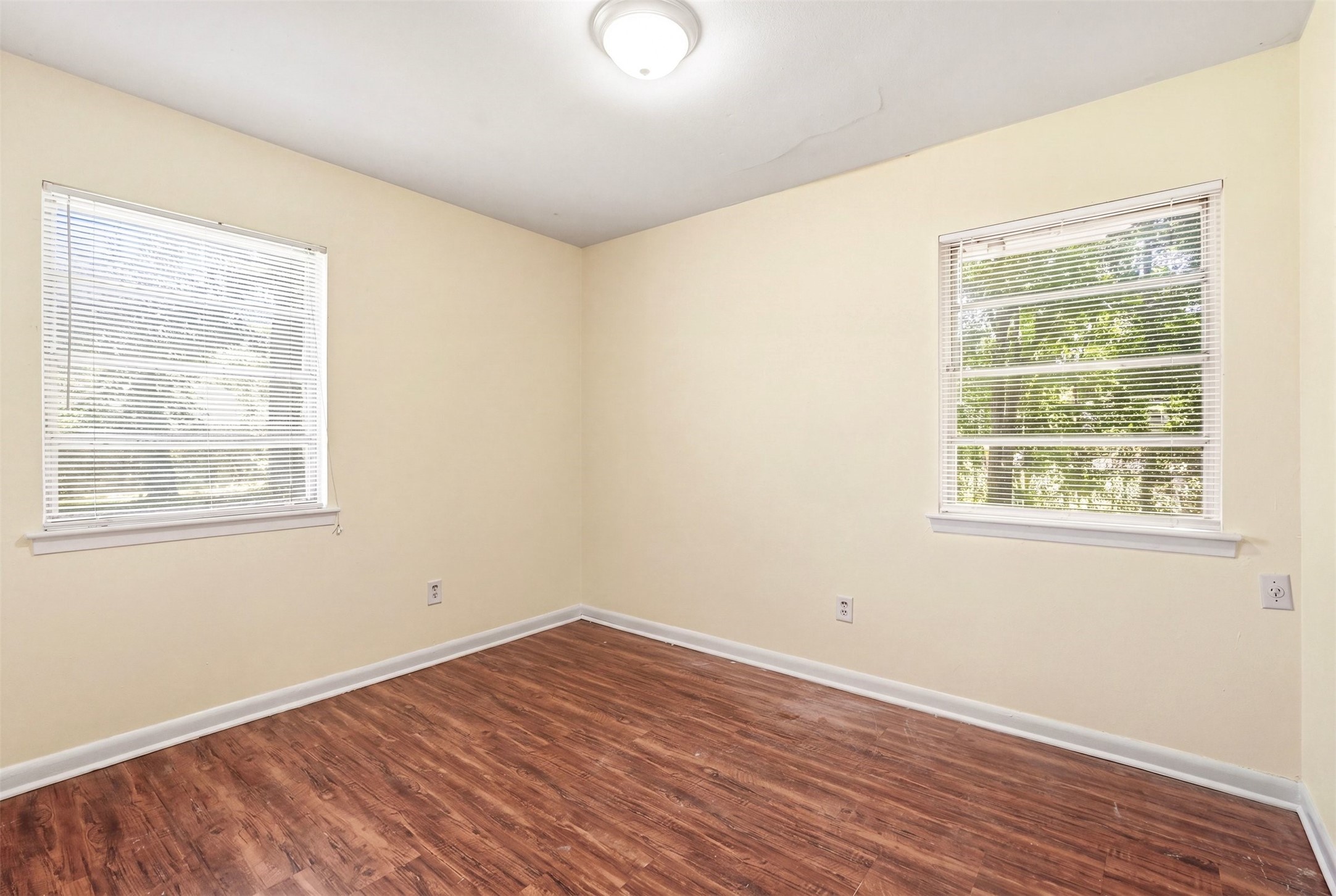 10227 Glenmawr Drive Property Photo 17