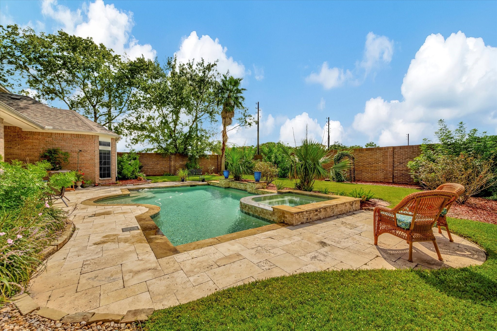 15534 Wooden Oak Court Property Photo 3